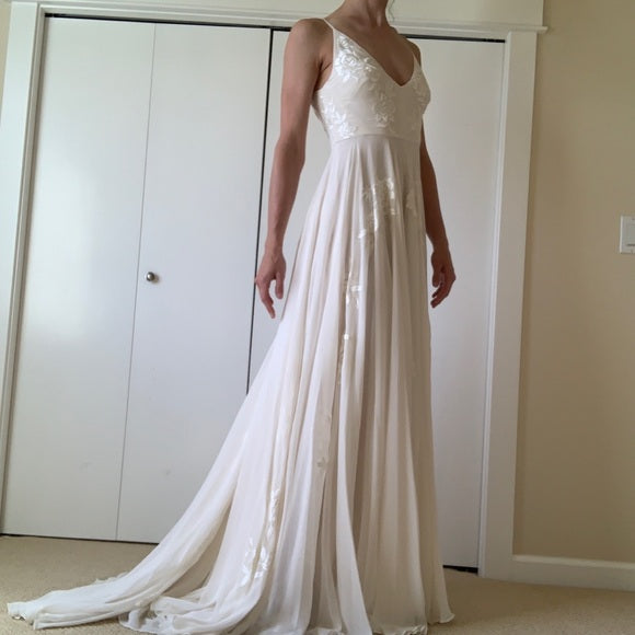 BHLDN Bonaire Wedding Gown - Elegant Lace Bridal Dress for Beach & Destination Weddings