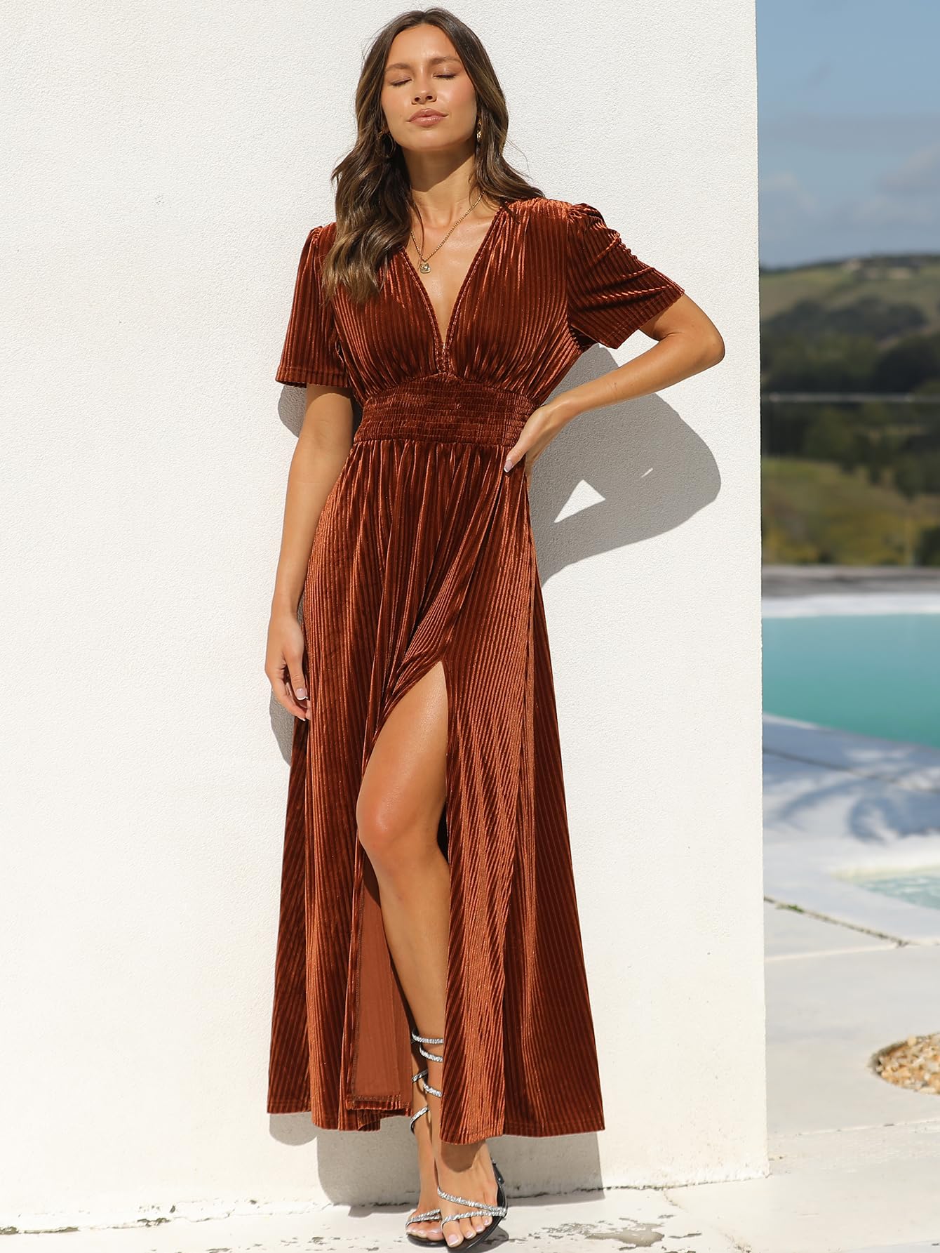 Sissyaki Women's Vintage V-Neck Velvet Maxi Dress for Wedding Guest, Formal Party, Evening Gala & Special Occasions - Elegant Long Evening Gown with Retro Flair