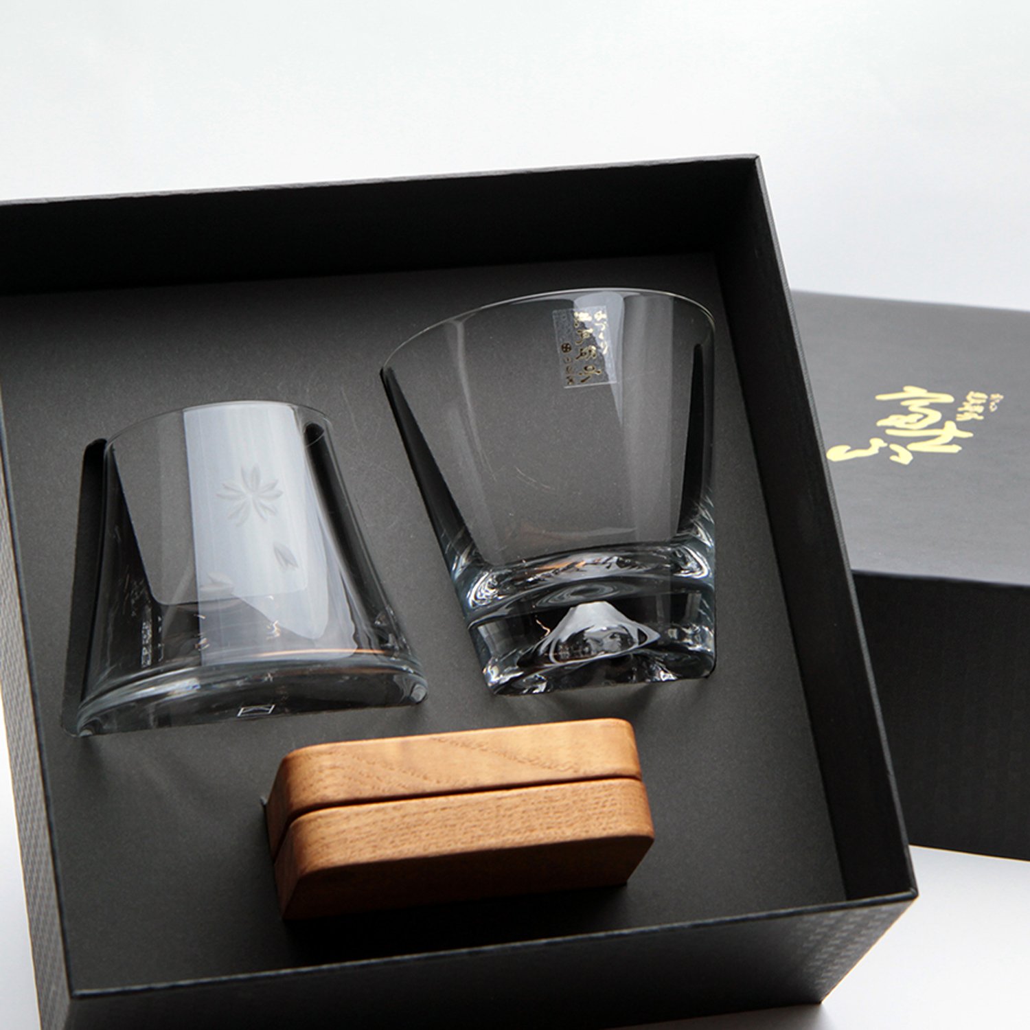 Premium Tajima Glass Mount Fuji Set - Clear Fujisan Hoei Glass with Wooden Coaster - Elegant Japanese Home Decor & Gift for Tea Lovers, Whiskey Enthusiasts, and Collectors