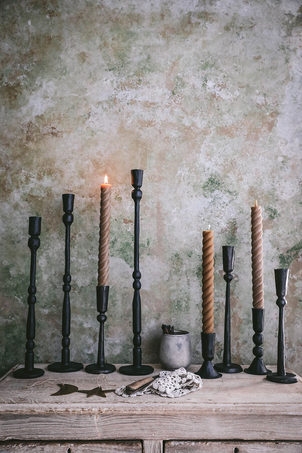 Grand Iron Candlestick - Elegant Vintage-Style Metal Candle Holder for Home Decor, Wedding Centerpieces & Romantic Dinner Settings