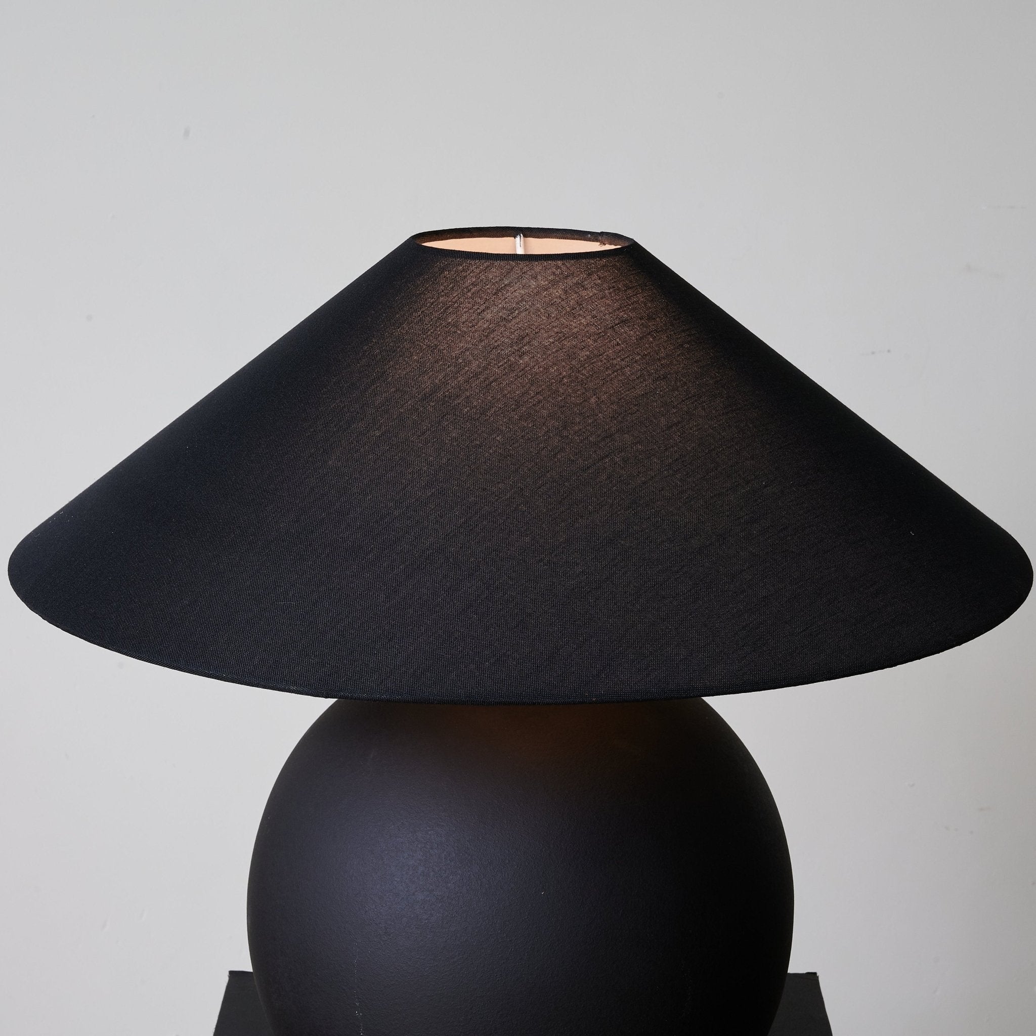 Obsidian Sphere Table Lamp - Elegant Black Crystal Glass Nightstand Light for Bedroom, Living Room & Office Decor - Perfect for Relaxation, Reading & Ambient Lighting