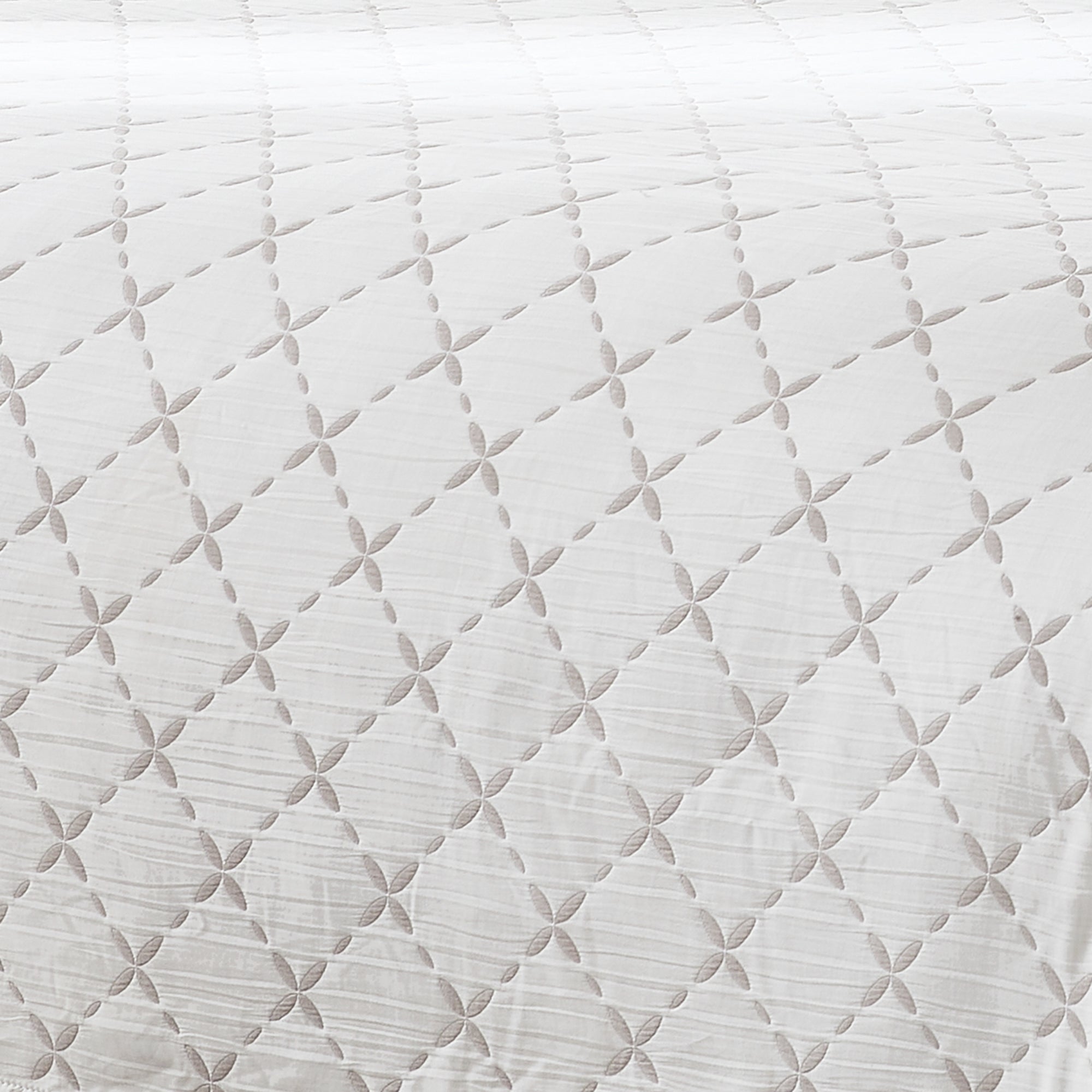 Luxury Diamond Leaf Jacquard Reversible Matelasse Coverlet Set - Queen Size Bedspread for Master Bedroom & Guest Room Decor