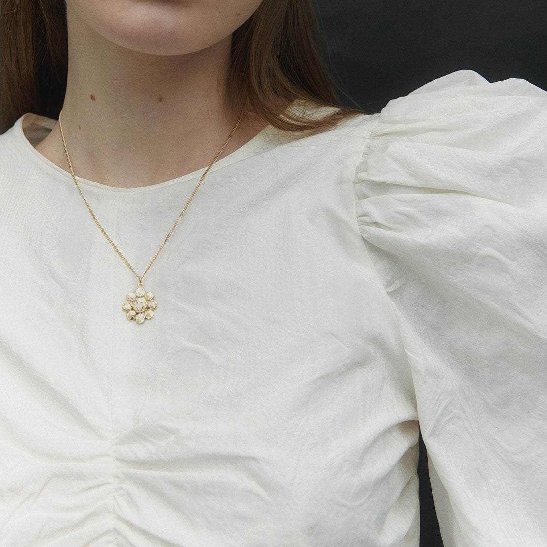 Elegant Silver Happy Flower Pendant Necklace 45cm - Perfect for Women's Daily Wear, Gift Giving & Special Occasions
