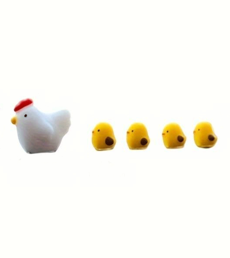 Resin Hen and 4 Chicks Figurine Set - Handcrafted Farmhouse Decor for Kitchen, Garden, or Easter Display