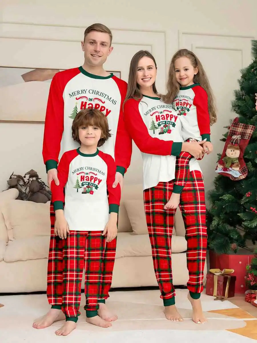 Family Matching Christmas Pajamas Sets with Tree Print - Cozy Holiday Sleepwear for Christmas Morning & Family Photos