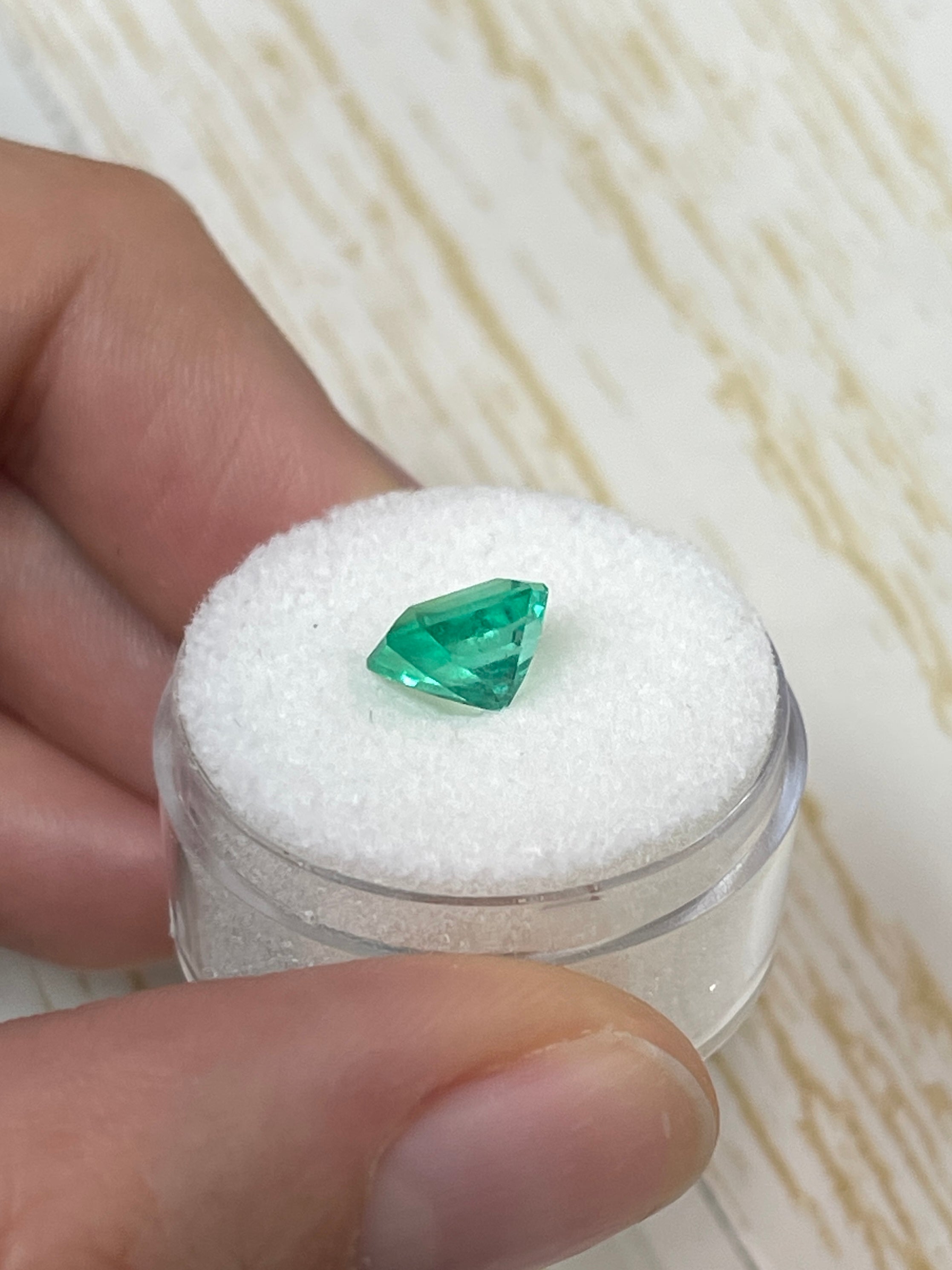 1.92 Carat 8x7mm Muzo Green Natural Loose Colombian Emerald - Emerald Cut Gemstone for Jewelry Making, Engagement Rings & Luxury Gifts