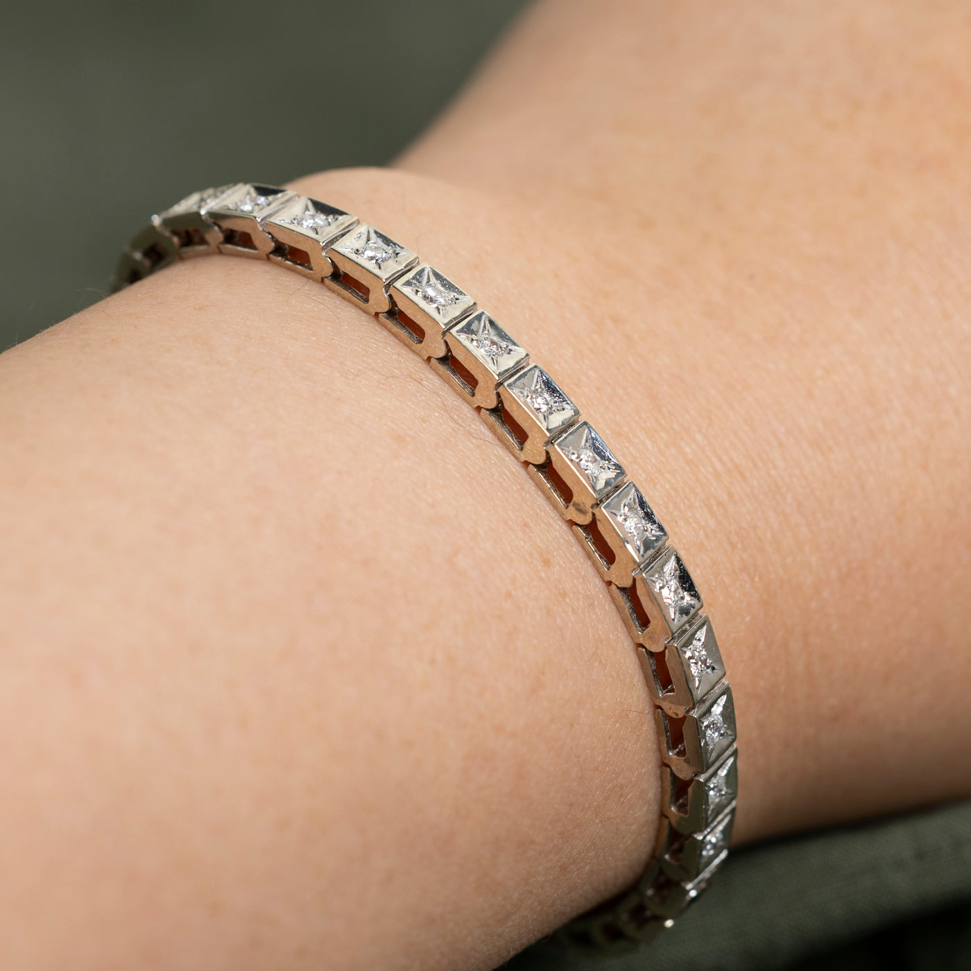 14K Gold Diamond Tennis Bracelet for Women - 1.22 Carat Total Weight (ctw) - 7 Inch Adjustable Length - Elegant Jewelry Gift for Anniversary, Wedding & Special Occasions