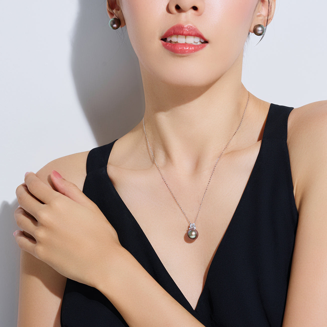 18K Solid Gold Tahitian Pearl Necklace for Women - Luxury Saltwater Pearl Jewelry Gift for Anniversary, Wedding & Special Occasions