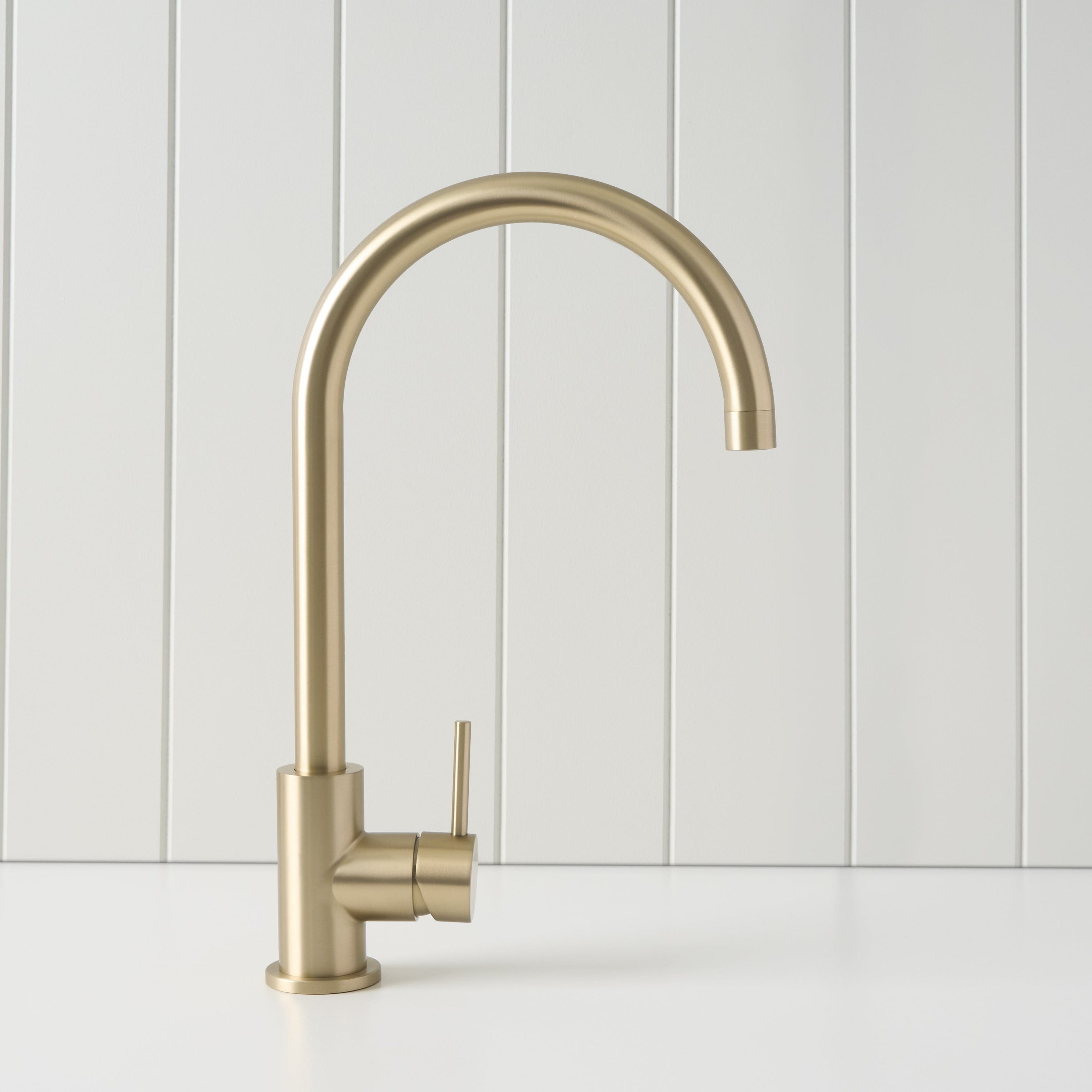 Sydney Round Kitchen Faucet with Pull-Down Sprayer - Brushed Nickel Finish - Perfect for Modern Farmhouse & Contemporary Kitchen Sinks