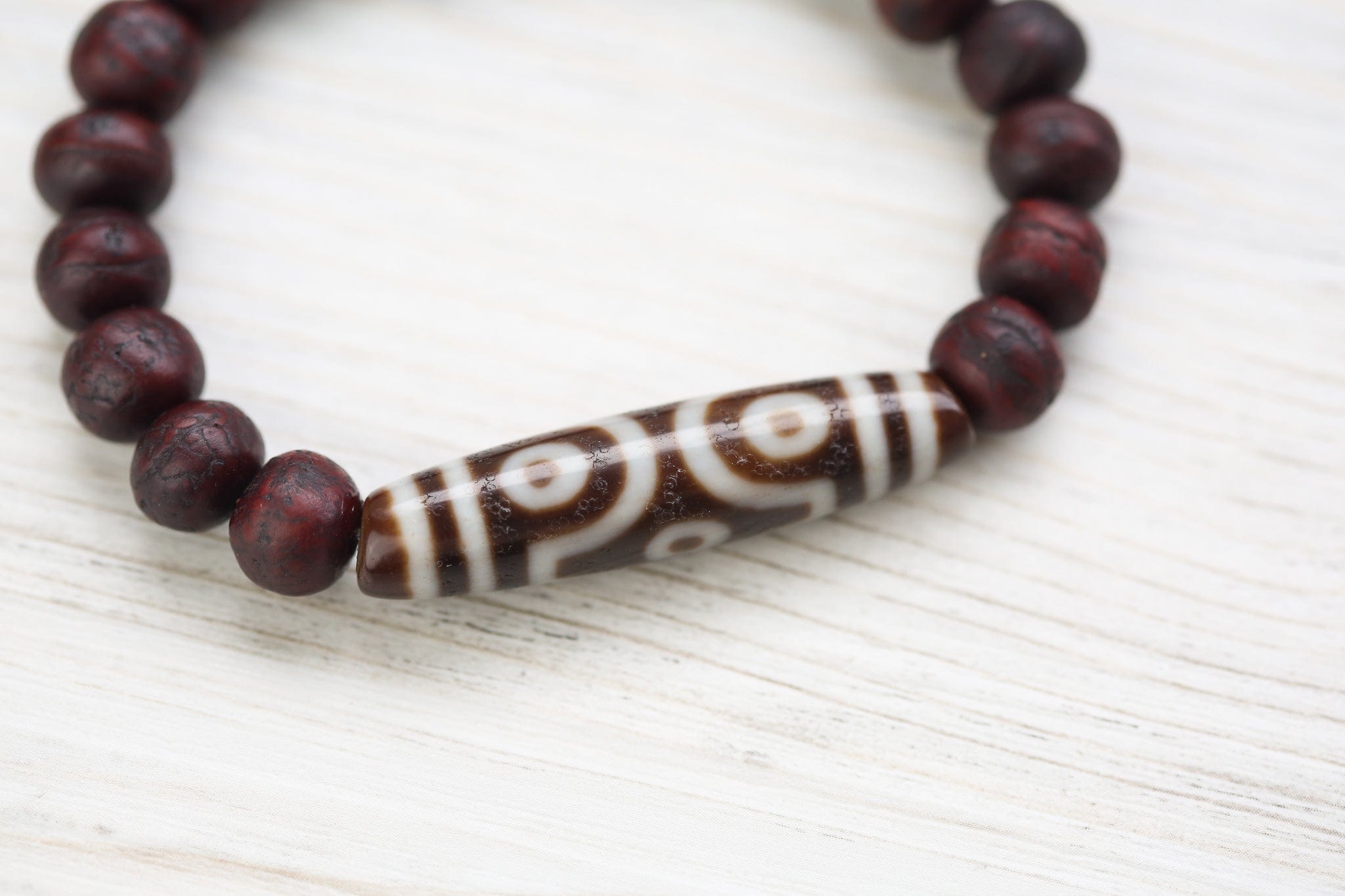 Antique Tibetan Dzi Bead Bracelet - Genuine Agate Stone for Protection & Good Luck - Perfect for Meditation, Spiritual Healing & Fashion Accessories