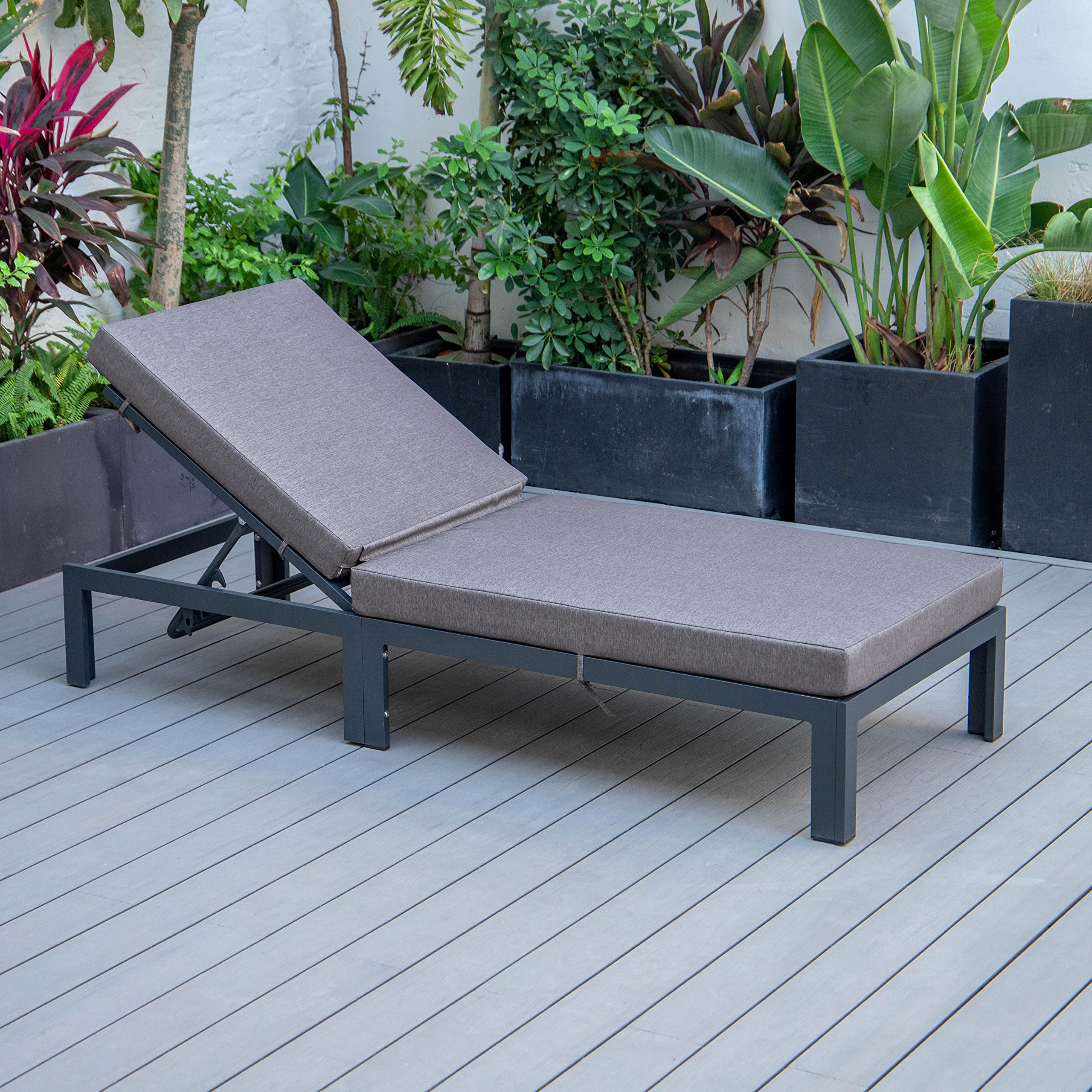 LeisureMod Chelsea Modern Aluminum Outdoor Chaise Lounge Chair with Water-Resistant Cushions - Blue Patio Furniture for Poolside, Garden & Backyard Relaxation