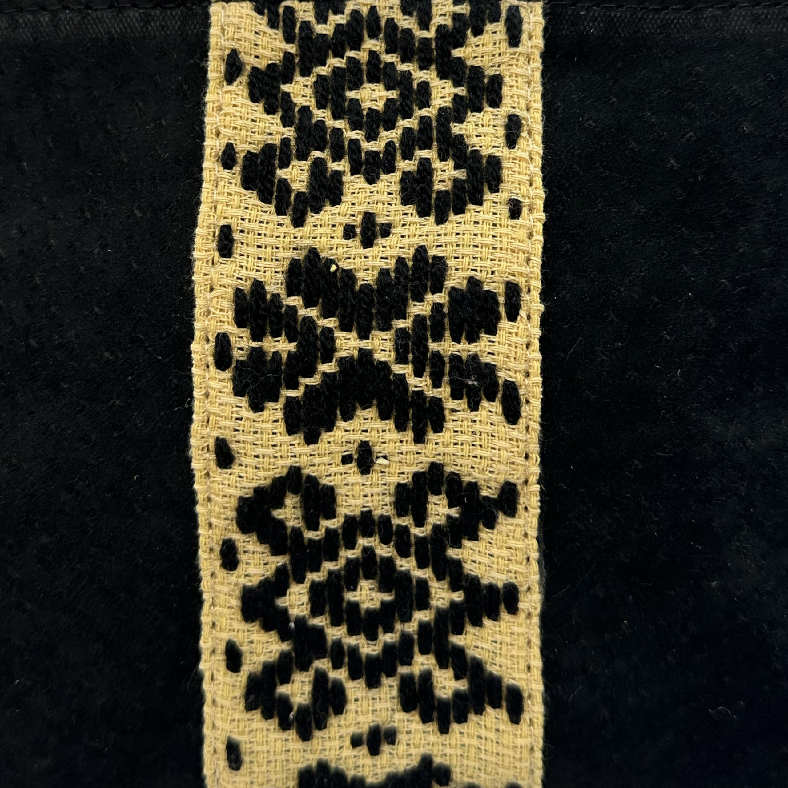 Jühue Artesanal Handmade Mexican Embroidered Makeup Bag 'Cecilia' - Black Cosmetic Pouch with Artisan Hand Embroidery | Perfect for Travel, Bridal & Gift Giving