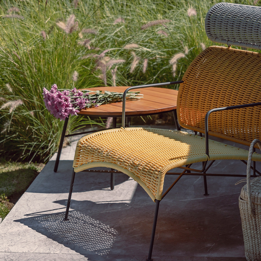 Premium 1730 Outdoor Coffee Table - Weather-Resistant Patio Furniture for Garden, Poolside & Backyard Relaxation