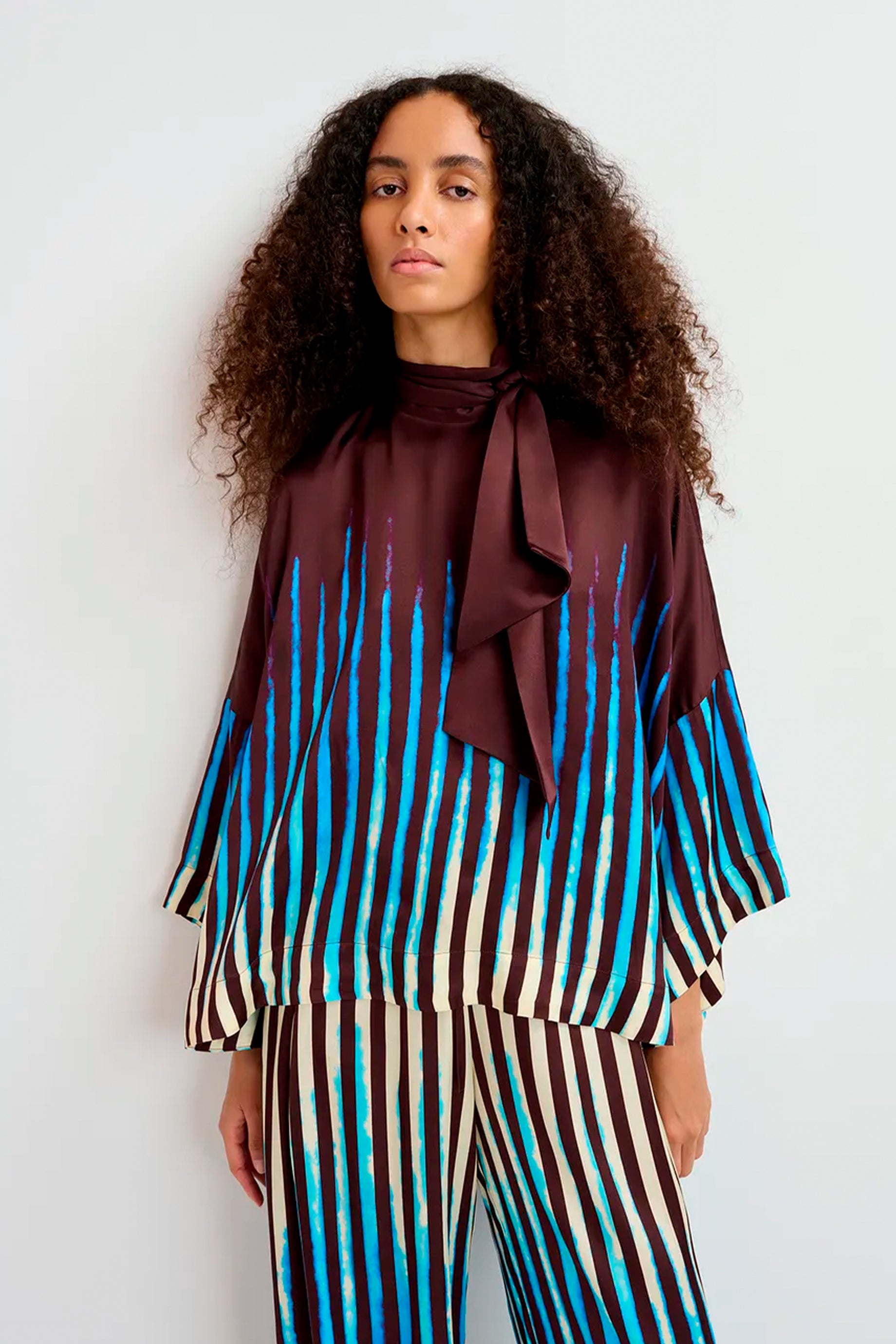 Essentiel Antwerp Gol Top Print - Stylish Women's Fashion Blouse for Casual & Party Wear