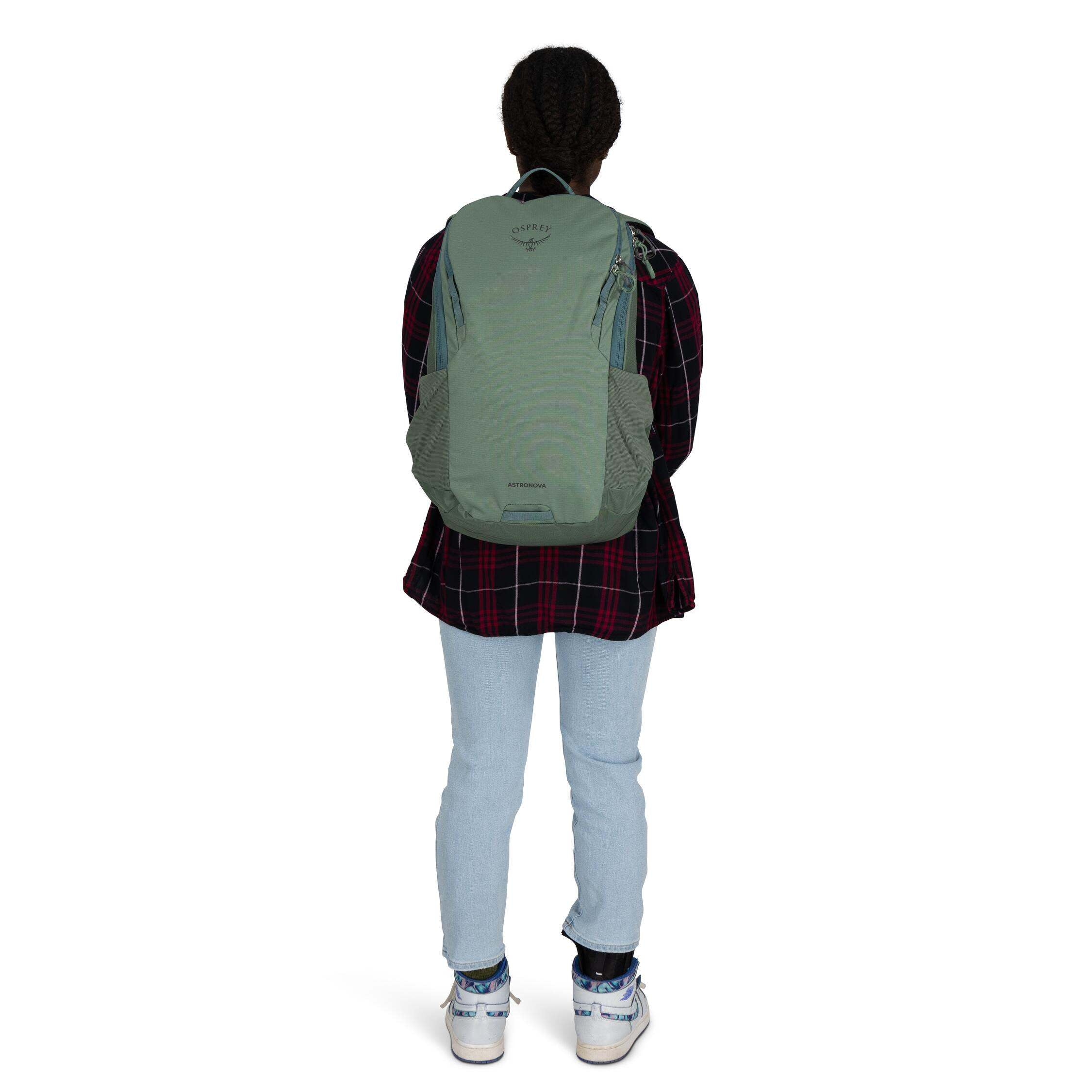 Osprey Astronova Backpack - Lightweight Hiking & Travel Daypack for Men & Women - Perfect for Outdoor Adventures, Camping & Daily Commute
