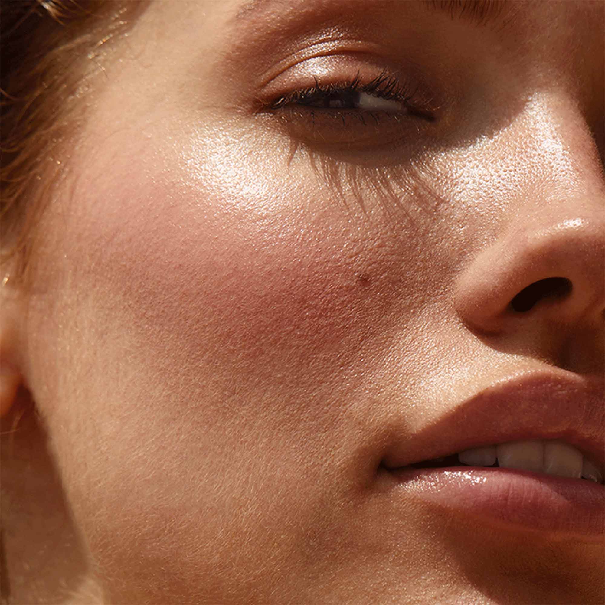 Victoria Beckham Beauty Cheeky Posh Blush Stick - Creamy Blush for Natural Flush, Buildable & Blendable - Perfect for Everyday Wear & On-The-Go Touch Ups
