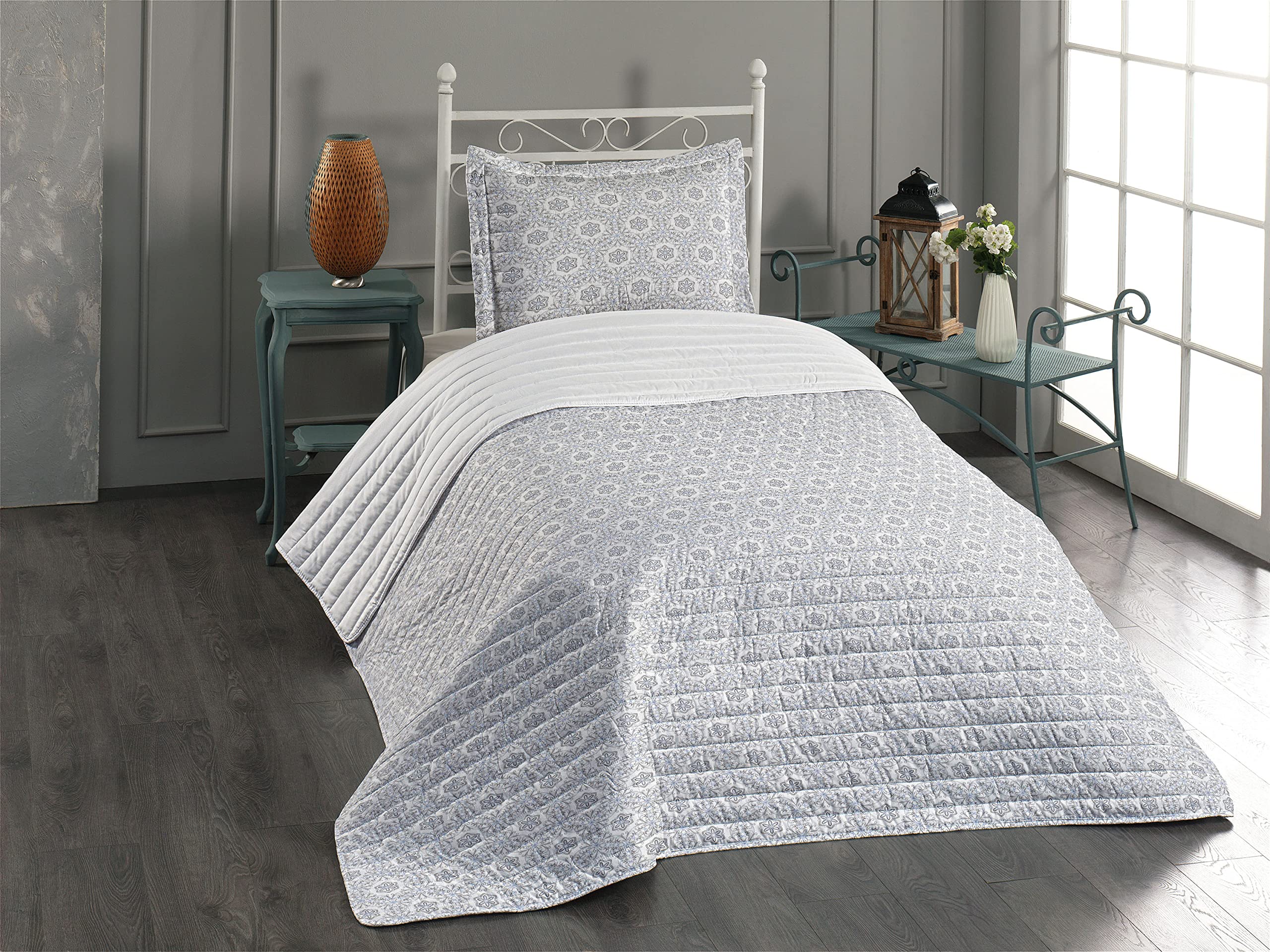 Ambesonne Floral Microfiber Bedspread Set - Modern Abstract Mosaic Tile Design with Scroll Pattern & Leaf Motifs, Soft Twin Size Comforter & Pillow Sham in Black Blue White | Perfect for Bedroom Decor, Guest Room & Dormitory