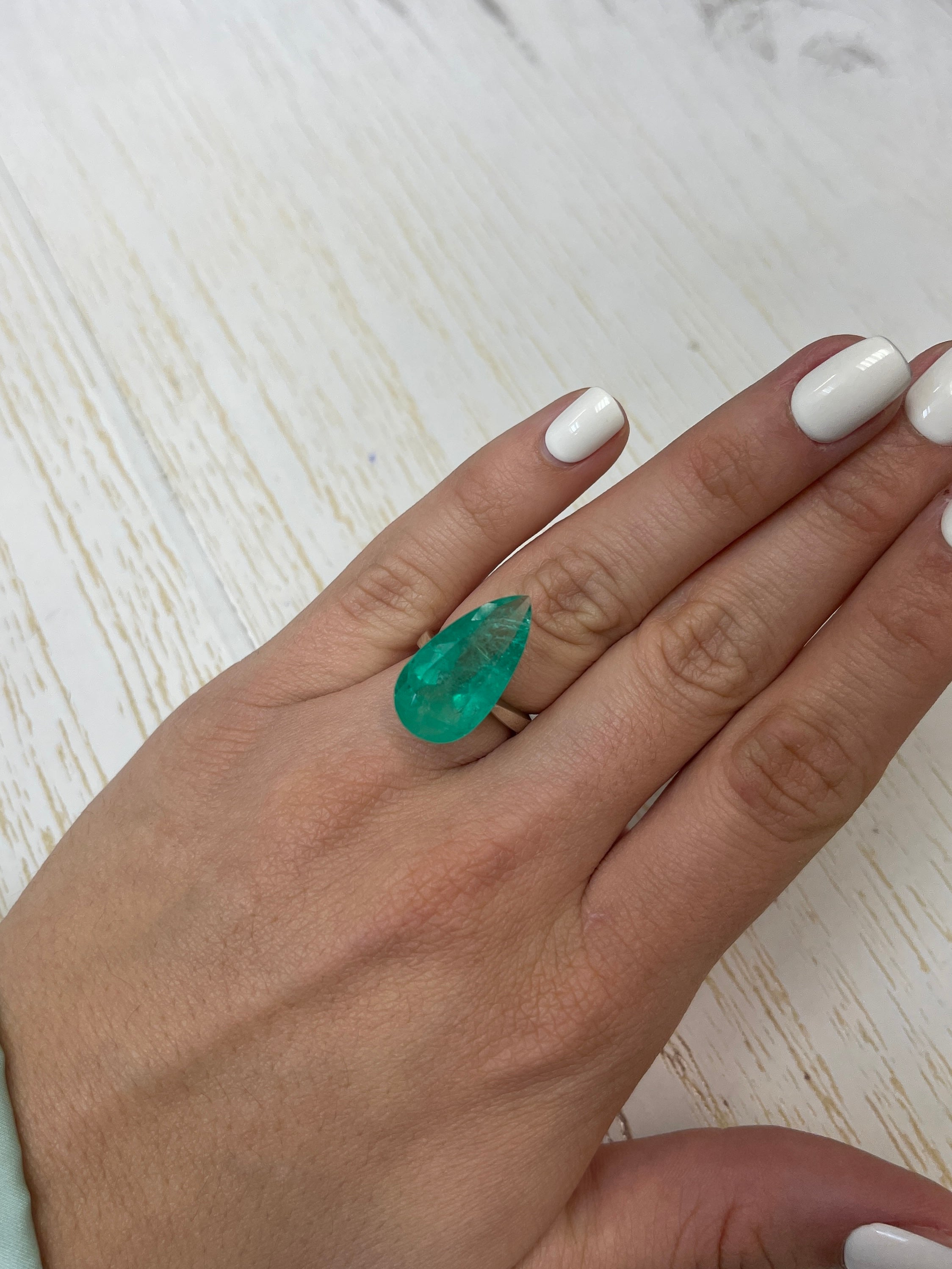 13.05 Carat Natural Colombian Emerald Pear Cut Loose Gemstone - Apple Green 23x12mm for Jewelry Making, Engagement Rings & Luxury Gifts