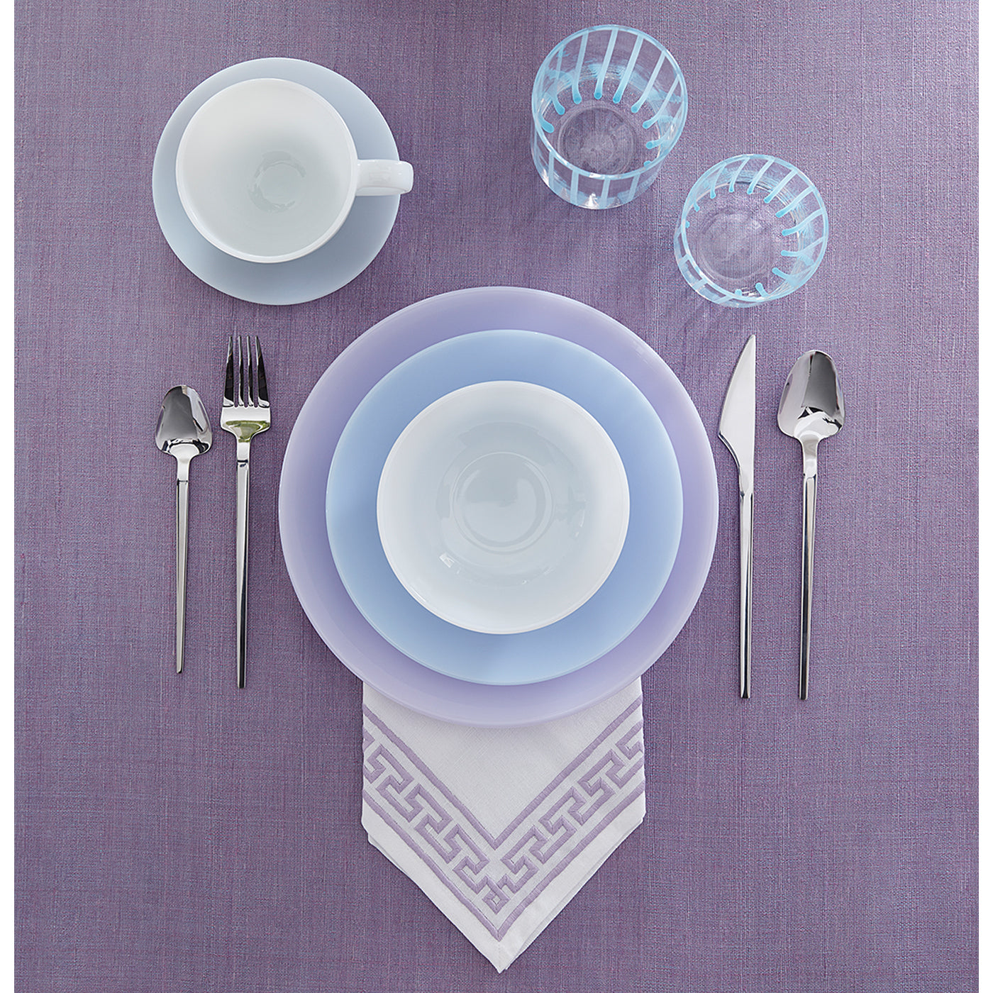 Premium 10-Inch Porcelain Dinner Plates Set of 4 - Elegant White Ceramic Plates for Formal Dining, Restaurant & Home Use - Microwave & Dishwasher Safe