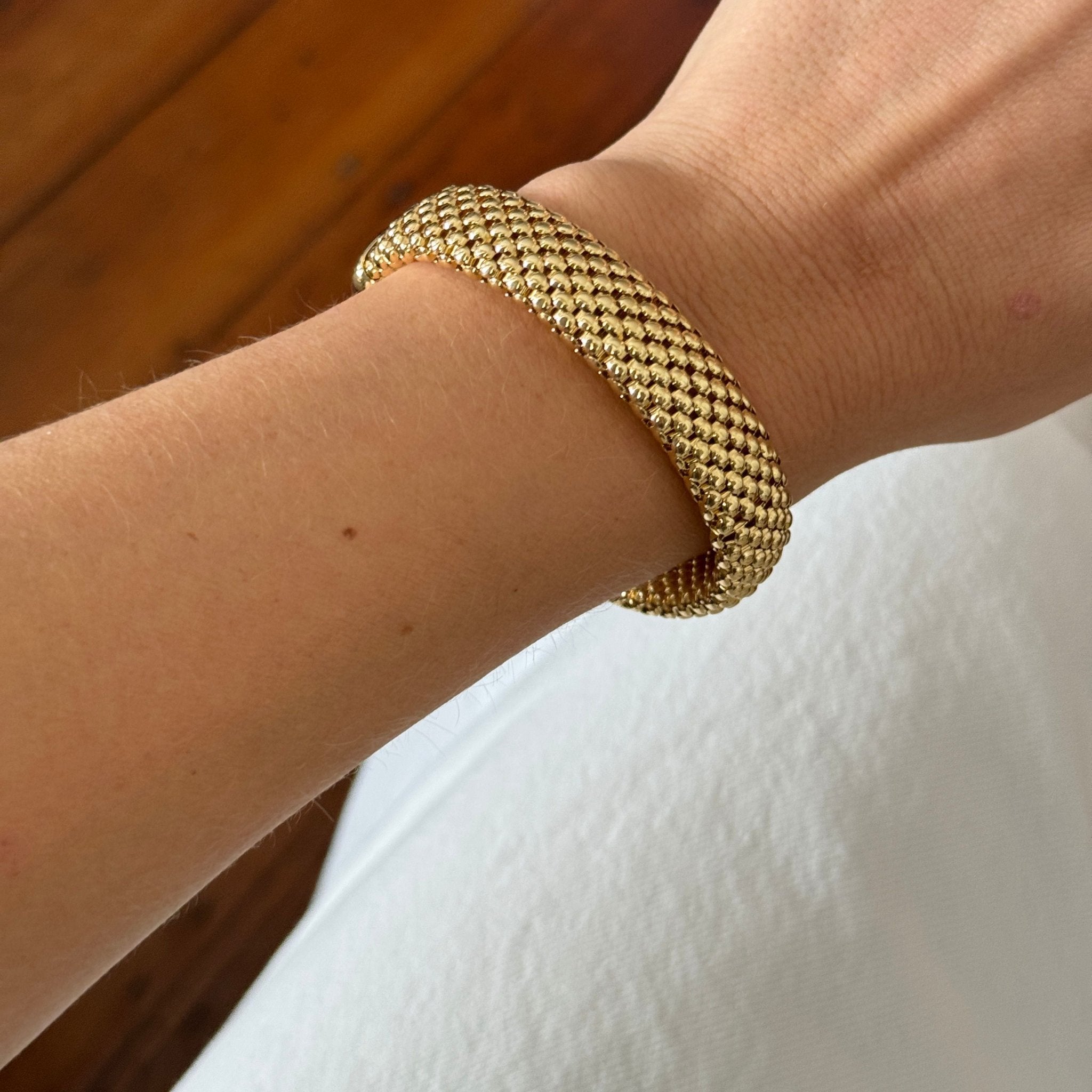 18K Yellow Gold Italian Mesh Stretch Bracelet for Women - Elegant Adjustable Chain Bangle Jewelry Gift for Birthday, Anniversary & Special Occasions