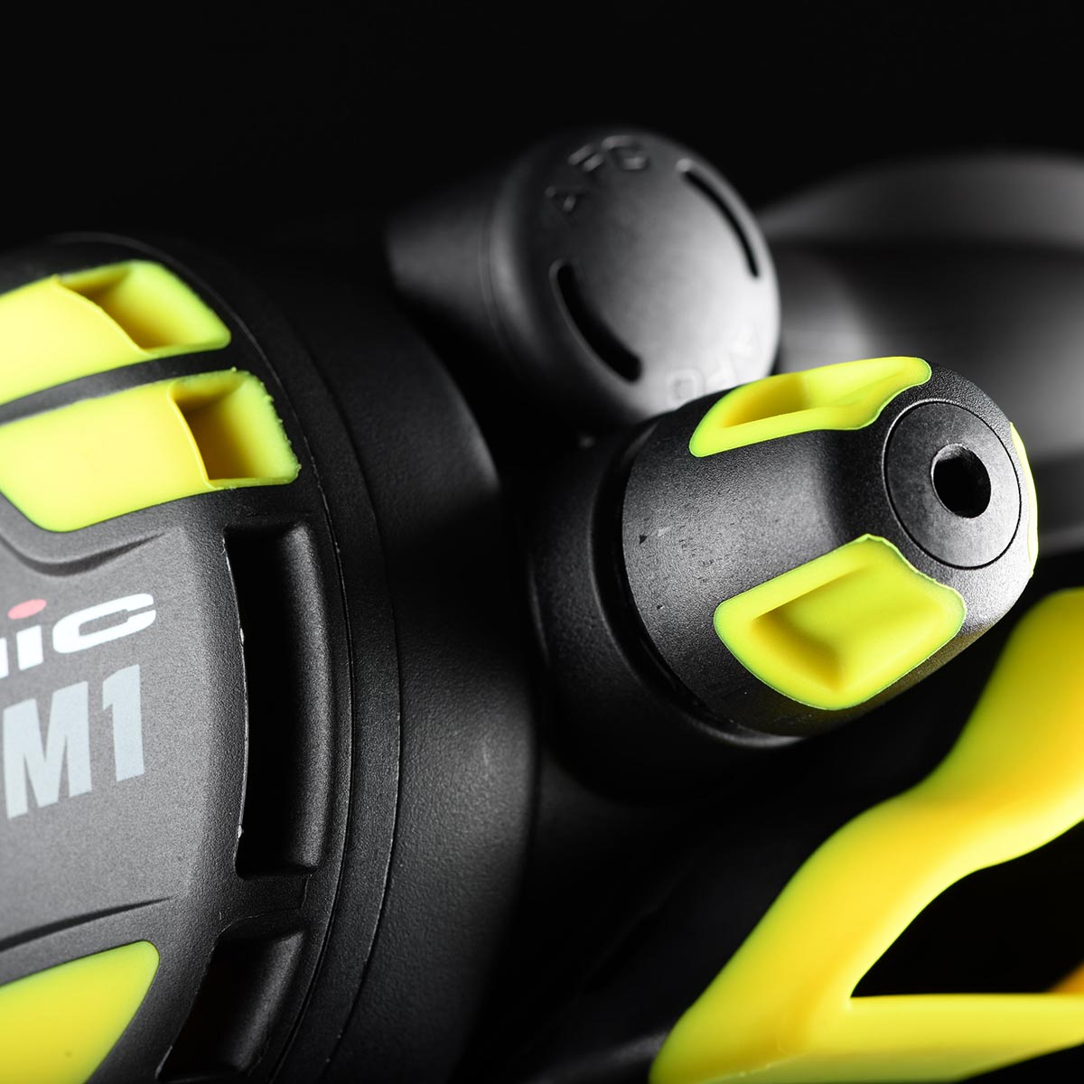 Atomic Aquatics M1 Octopus Scuba Diving Regulator - Premium Performance for Deep Sea & Recreational Diving | Perfect for Underwater Exploration & Professional Use