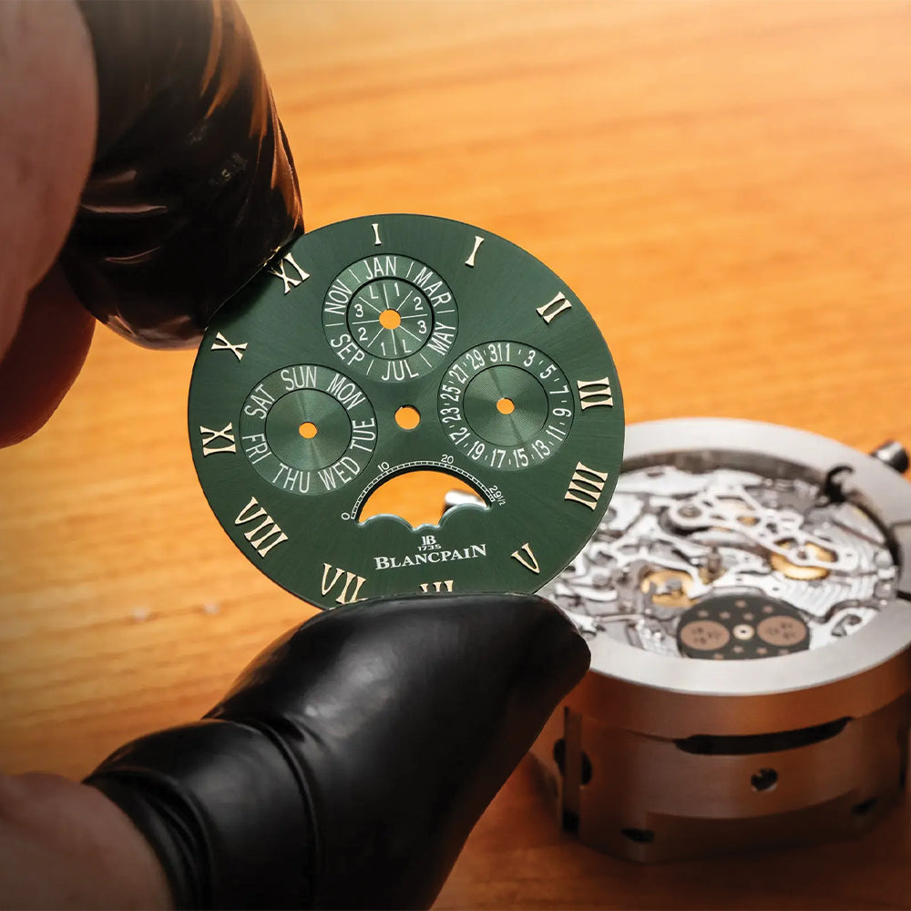 Villeret Perpetual Calendar 40.3mm Red Gold Watch with Green Leather Strap - Luxury Timepiece for Formal Events & Business Occasions