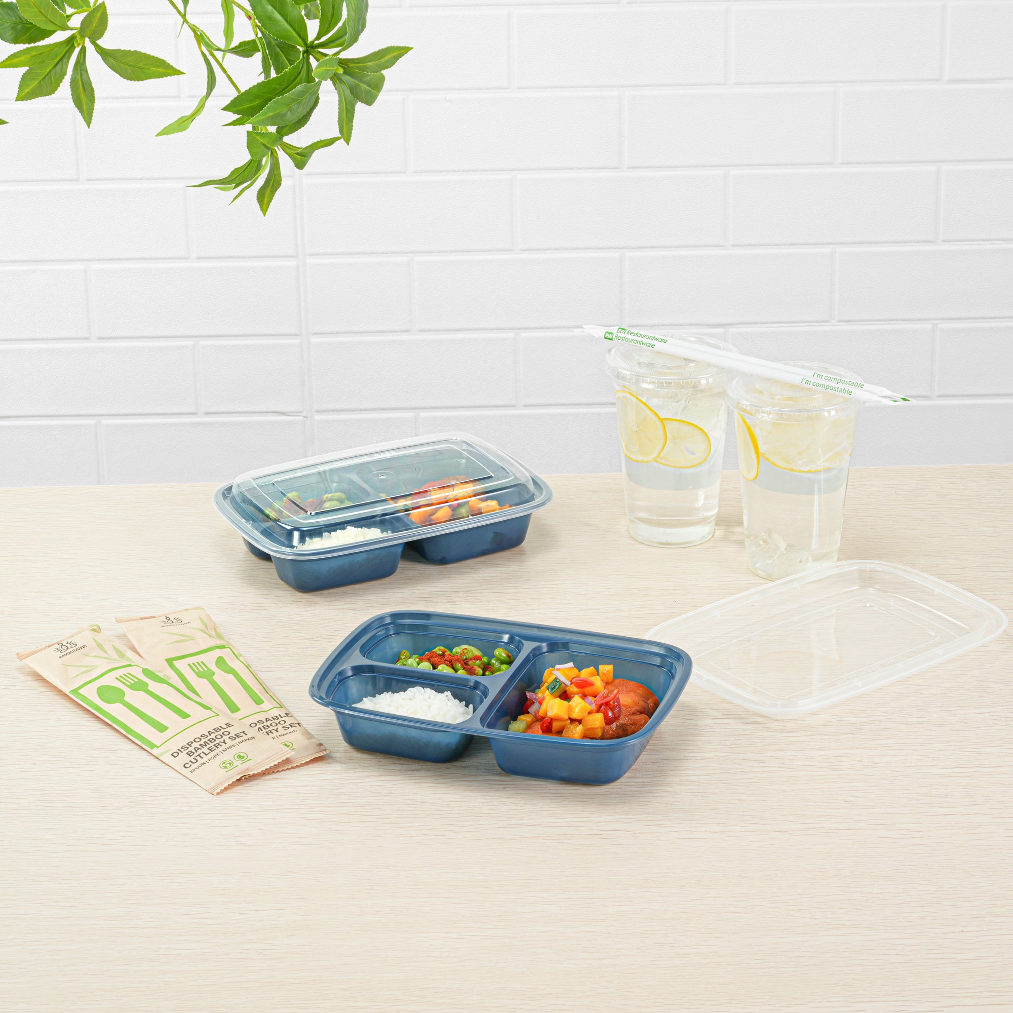 Asporto 26 oz 3-Compartment Plastic Food Storage Containers with Clear Lids - Microwave Safe, BPA Free (8.75
