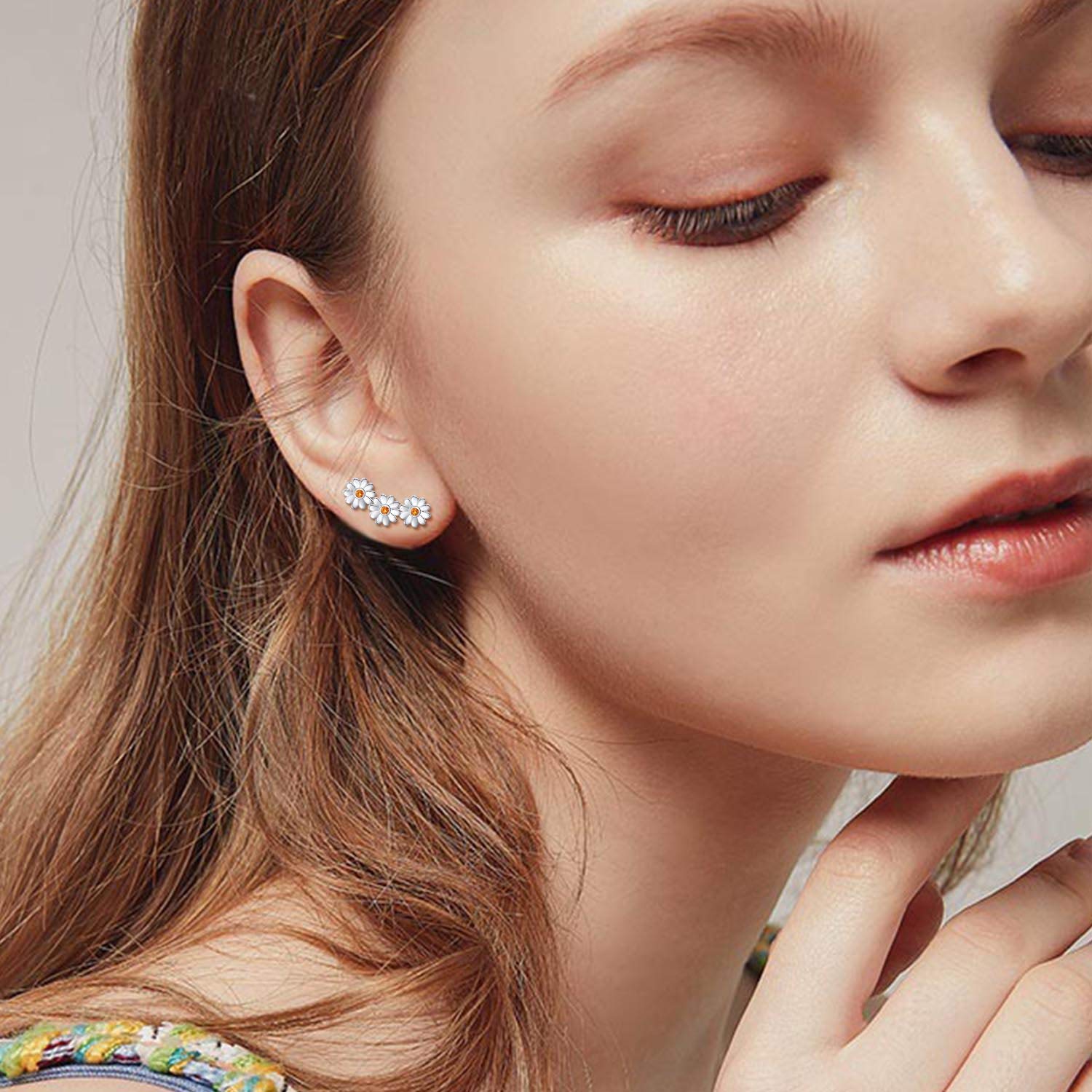 925 Sterling Silver Tiny Daisy Flower Stud Earrings for Women - Hypoallergenic Jewelry for Sensitive Ears - Perfect Mother's Day Gift in Gift Box - Ideal for Everyday Wear, Date Nights and Special Occasions
