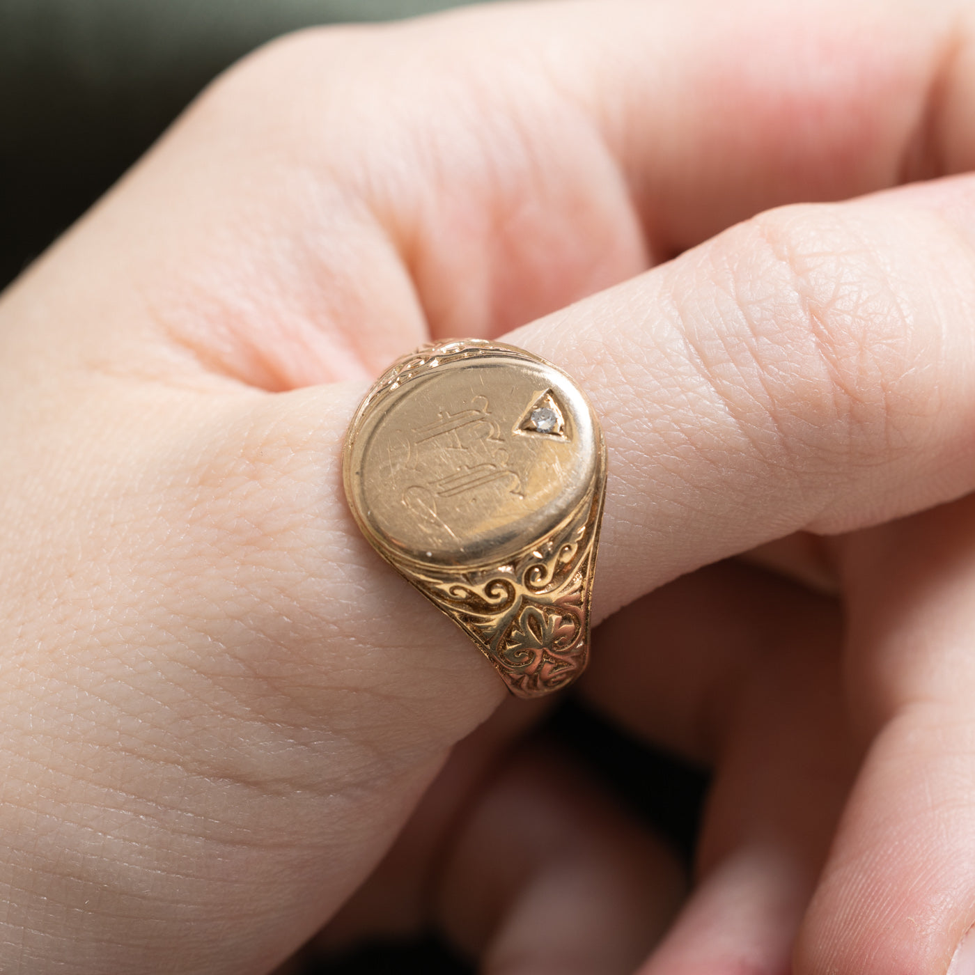 Exquisite Diamond 'EL' Signet Ring | 0.009ct | Size 11 | Elegant Initial Jewelry for Men & Women | Perfect for Engagements, Anniversaries & Special Occasions