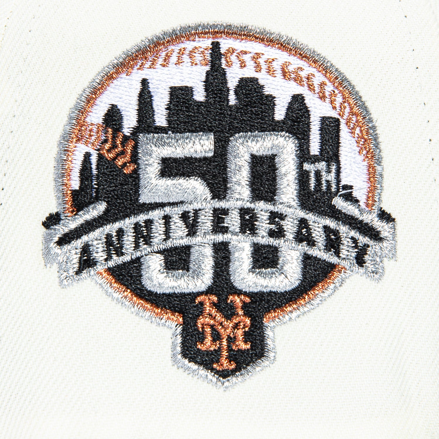 New Era 59Fifty New York Mets 50th Anniversary Patch Script Hat - White, Black & Metallic Silver | MLB Baseball Cap for Fans & Collectors | Perfect for Games, Tailgating & Everyday Wear