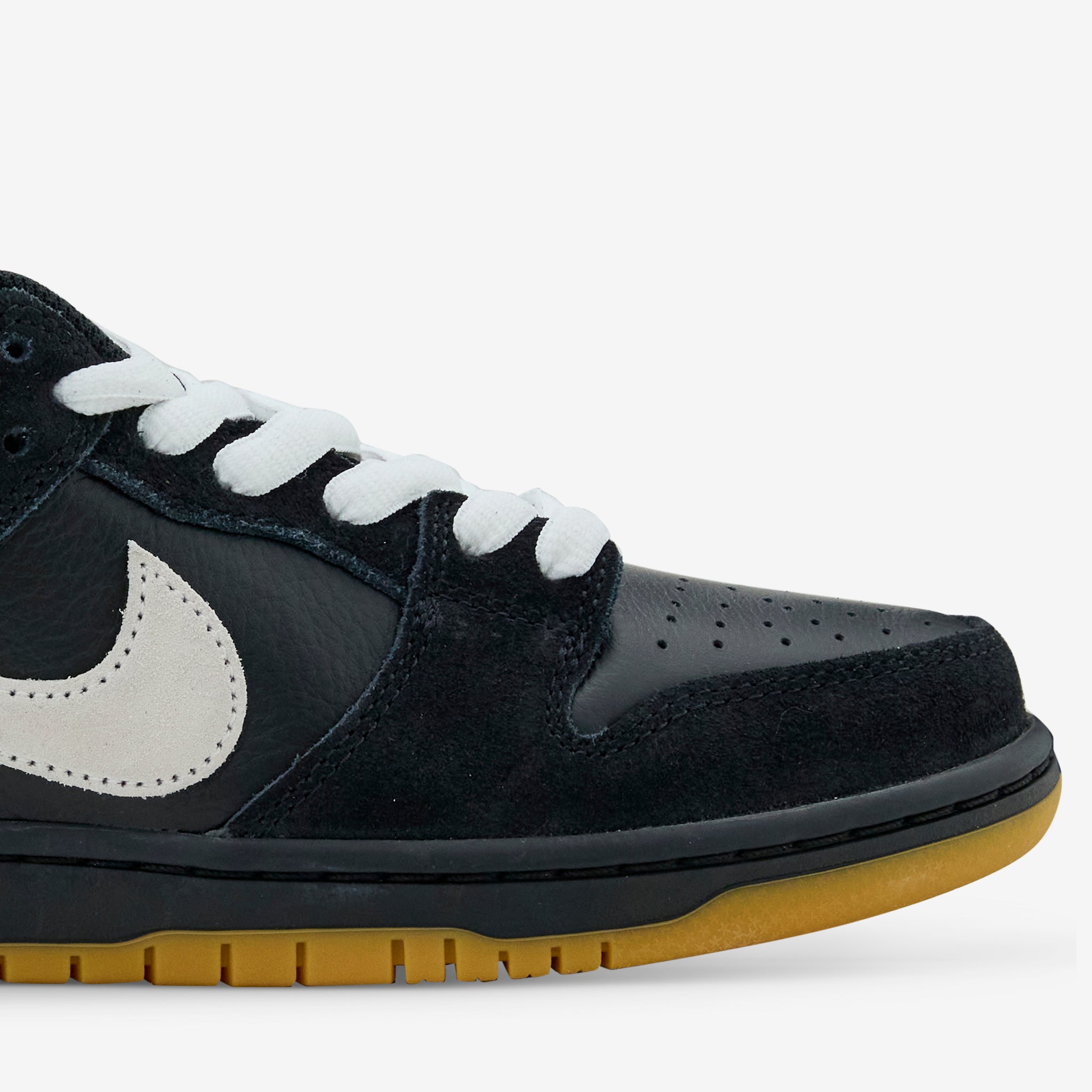 Nike Dunk Low Pro Black White Sneakers - Men's & Women's Basketball Shoes for Casual Wear & Street Style