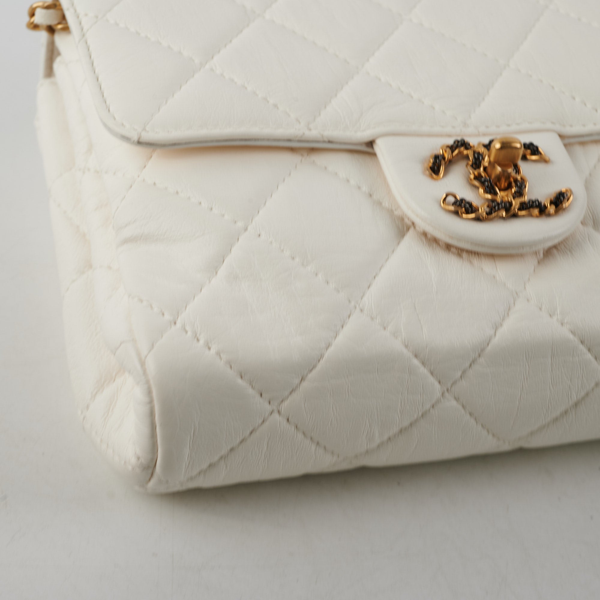 Chanel Classic Flap Bag Lambskin Leather White - Luxury Designer Handbag for Women, Perfect for Parties & Special Occasions