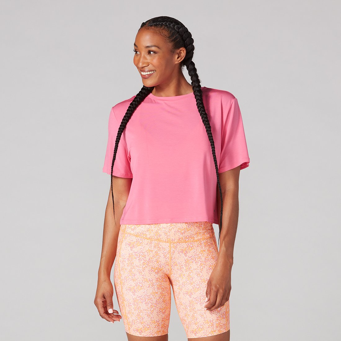 Tavi Noir Women's Short Sleeve Crop Top - Trendy Casual Summer T-Shirt for Streetwear, Outfits & Fashion | Perfect for Parties, Dates & Everyday Wear
