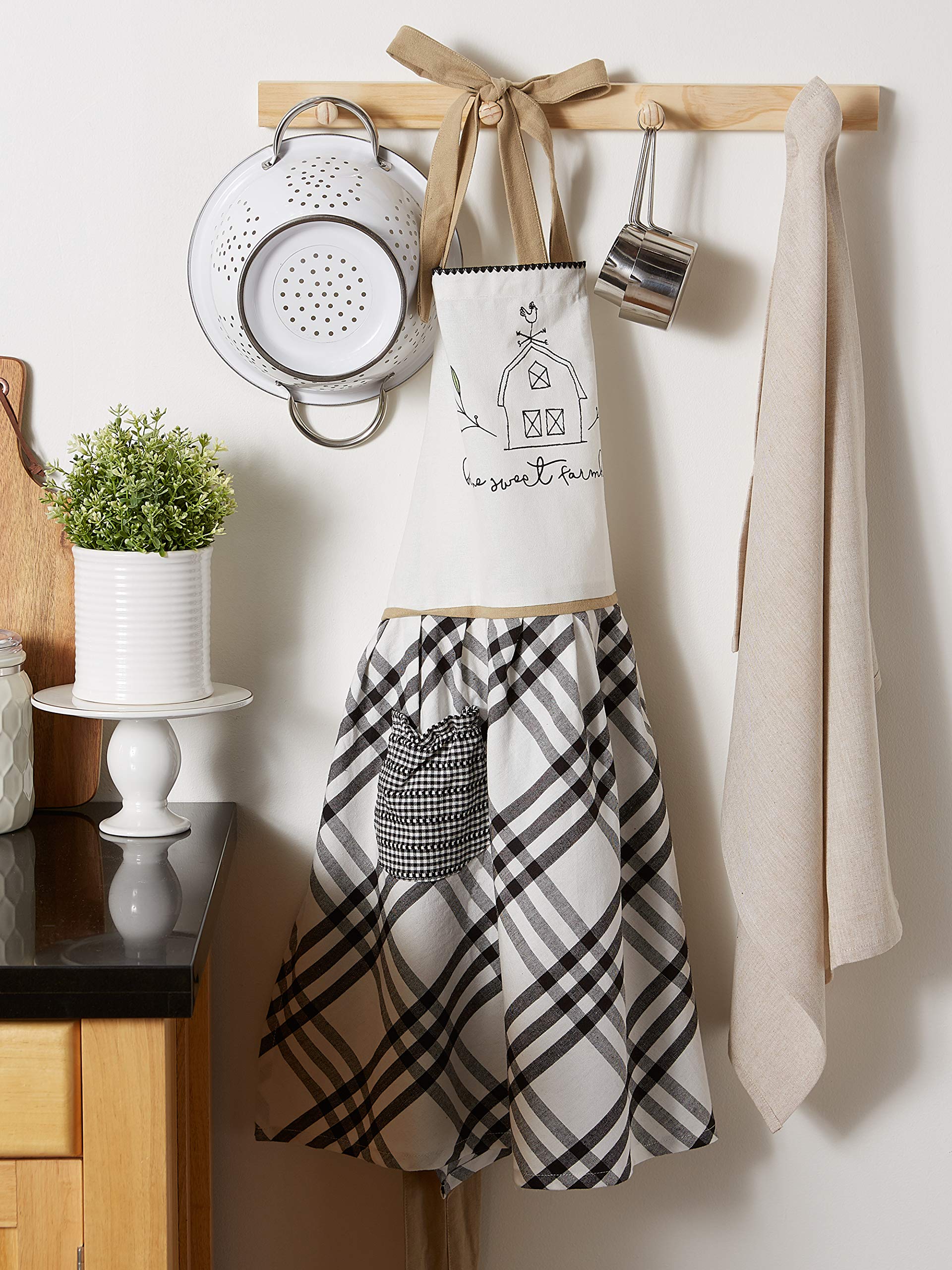 Farmhouse Style Kitchen Apron - Black Cotton Adjustable Bib Apron for Cooking, Baking & Grilling - Perfect for Home Chefs & BBQ Enthusiasts