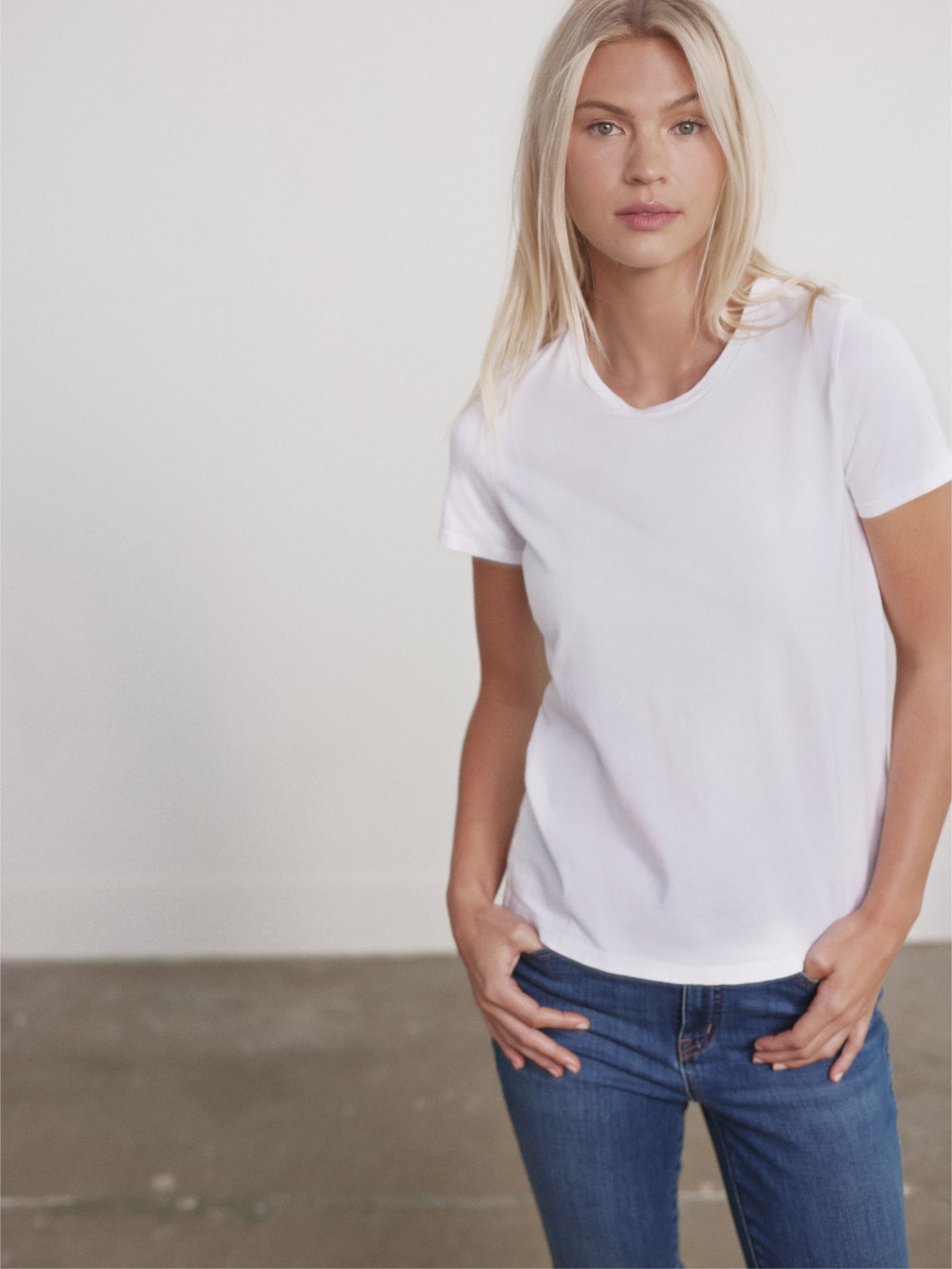 Organic Cotton Crewneck T-Shirt for Men & Women - Soft & Comfortable Casual Wear for Everyday, Gym, and Outdoors