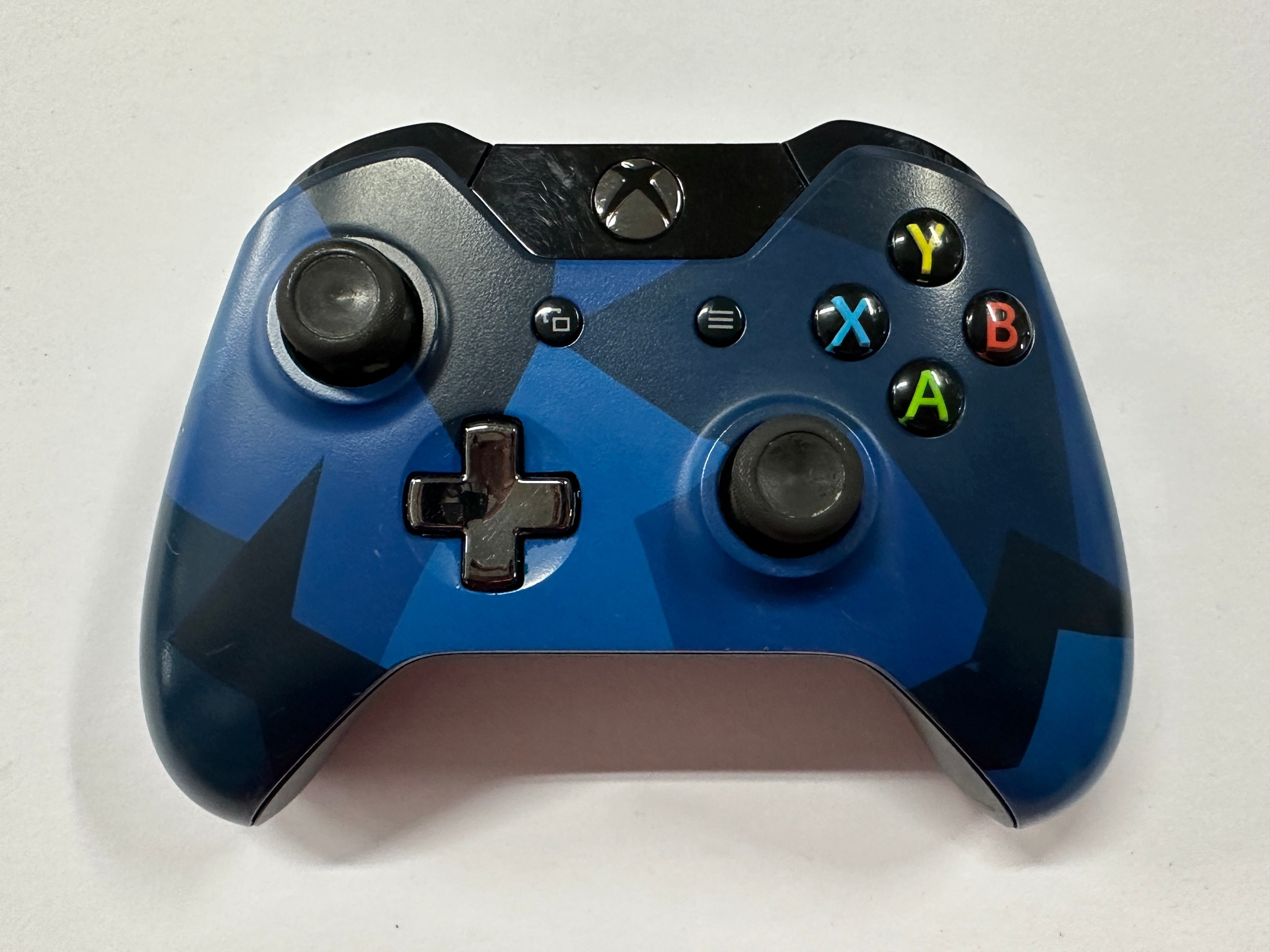 Original Microsoft Wireless Xbox One Controller - Midnight Forces II Special Edition in Black | Perfect for Gaming, Streaming & Competitive Play