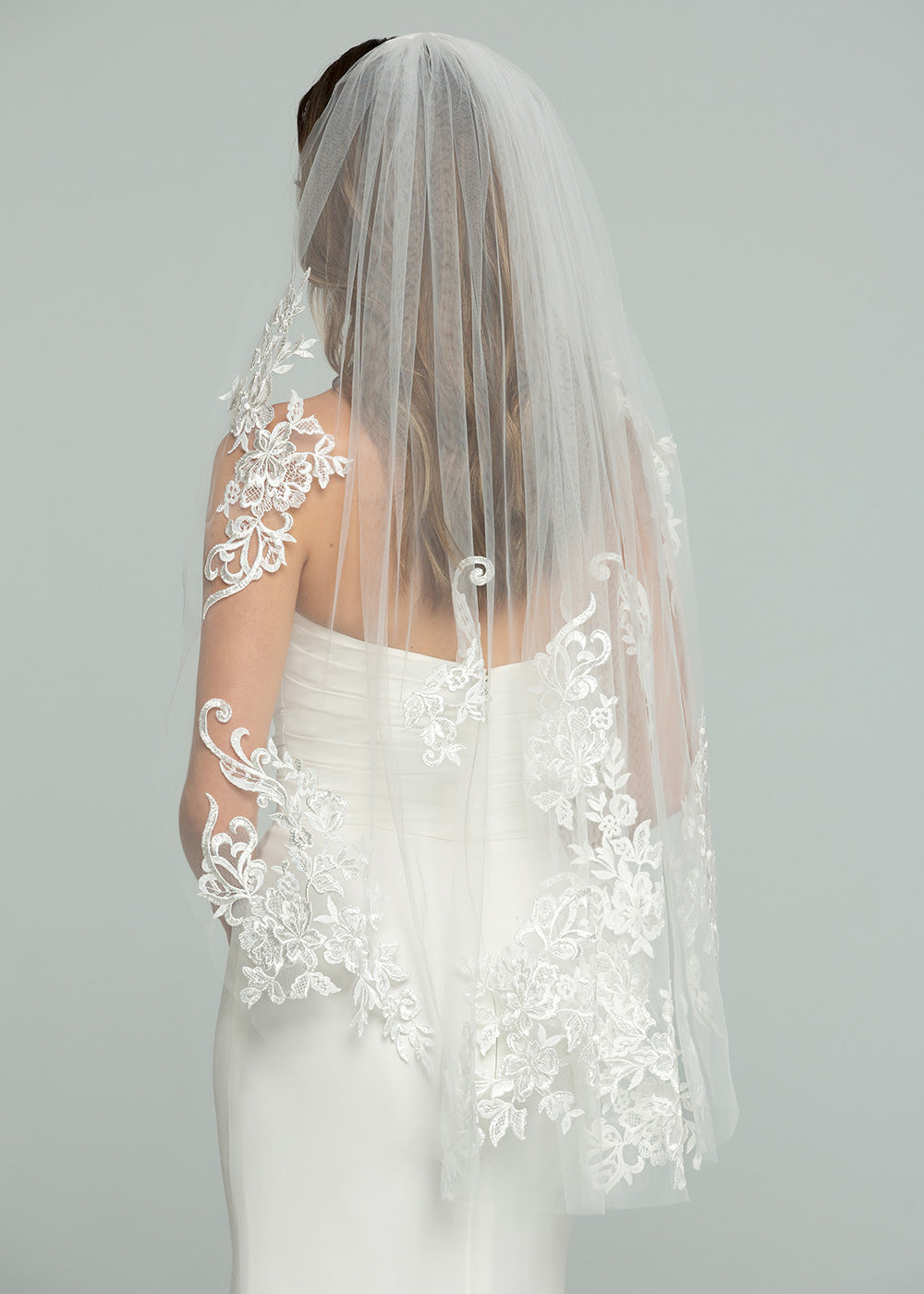V1024 Fingertip Veil With Lace Appliques - Elegant Bridal Accessory for Weddings, Prom & Special Occasions