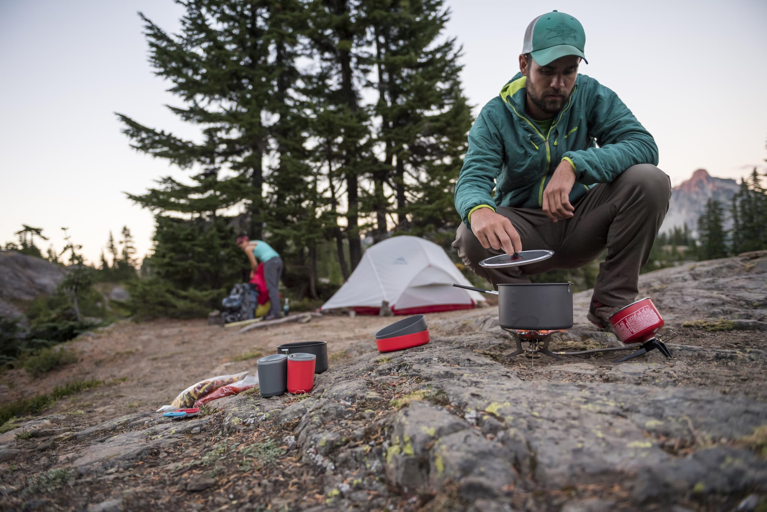 MSR WhisperLite Universal Compact Hybrid Fuel Camping Stove - Lightweight Backpacking Stove for Outdoor Cooking, Hiking & Camping Trips - Perfect for Backpackers, Campers & Adventure Enthusiasts