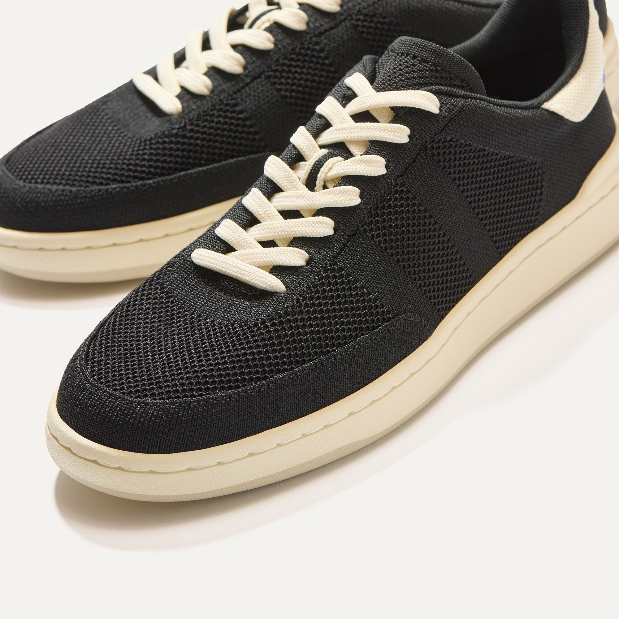 Men's Court Sneakers for Basketball & Referees - Lightweight & Durable Shoes for Sports & Casual Wear
