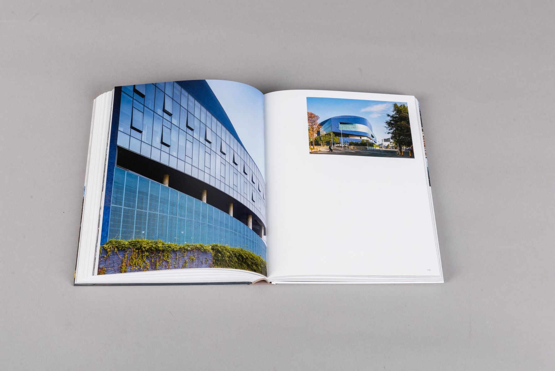 Artron Art Center: Urbanus (Masterpiece Series) - Premium Art Book for Collectors & Design Enthusiasts | Perfect for Home Decor, Office Display & Gift Giving