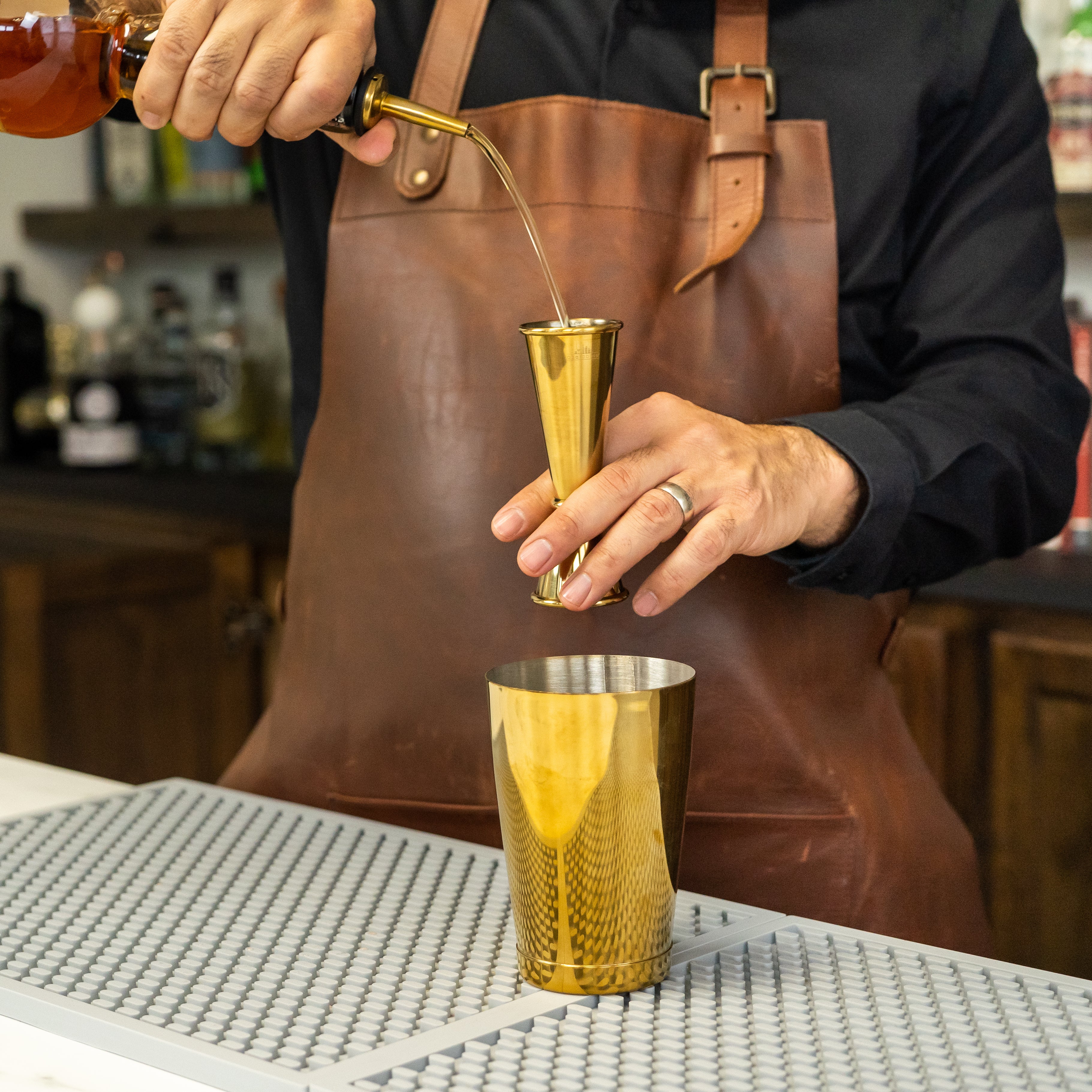 Premium Gold Pour Spout - Durable & Leak-Proof for Liquids, Essential for Bartending, Home Brewing & Kitchen Use