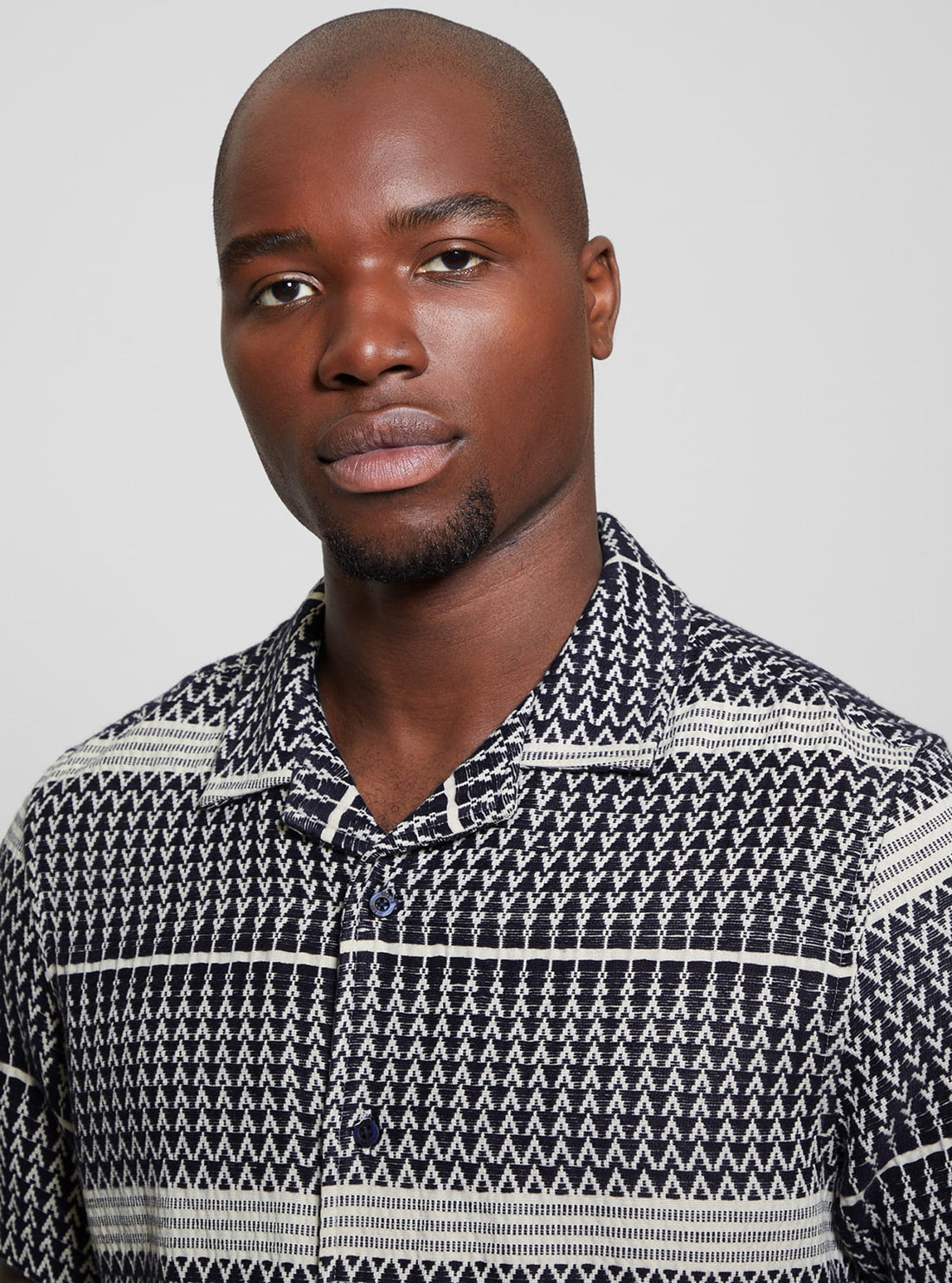 Stylish Grey Arrow Jacquard Shirt for Men - Trendy Geometric Pattern Button-Up Shirt - Perfect for Casual Wear, Office & Date Nights