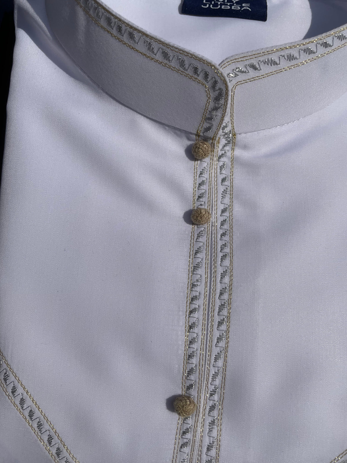 Premium Men's White Bahraini Thobe with Gold & Silver Embroidery - Traditional Arabic Robe for Eid, Weddings & Special Occasions