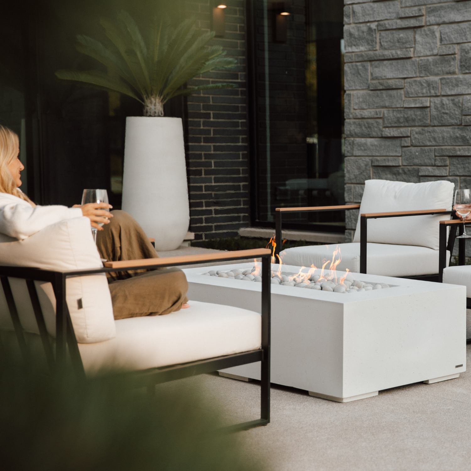 Dekko Sonoma 56-Inch Round Concrete Fire Pit with Weatherproof Cover - Perfect for Backyard, Patio, and Outdoor Gatherings