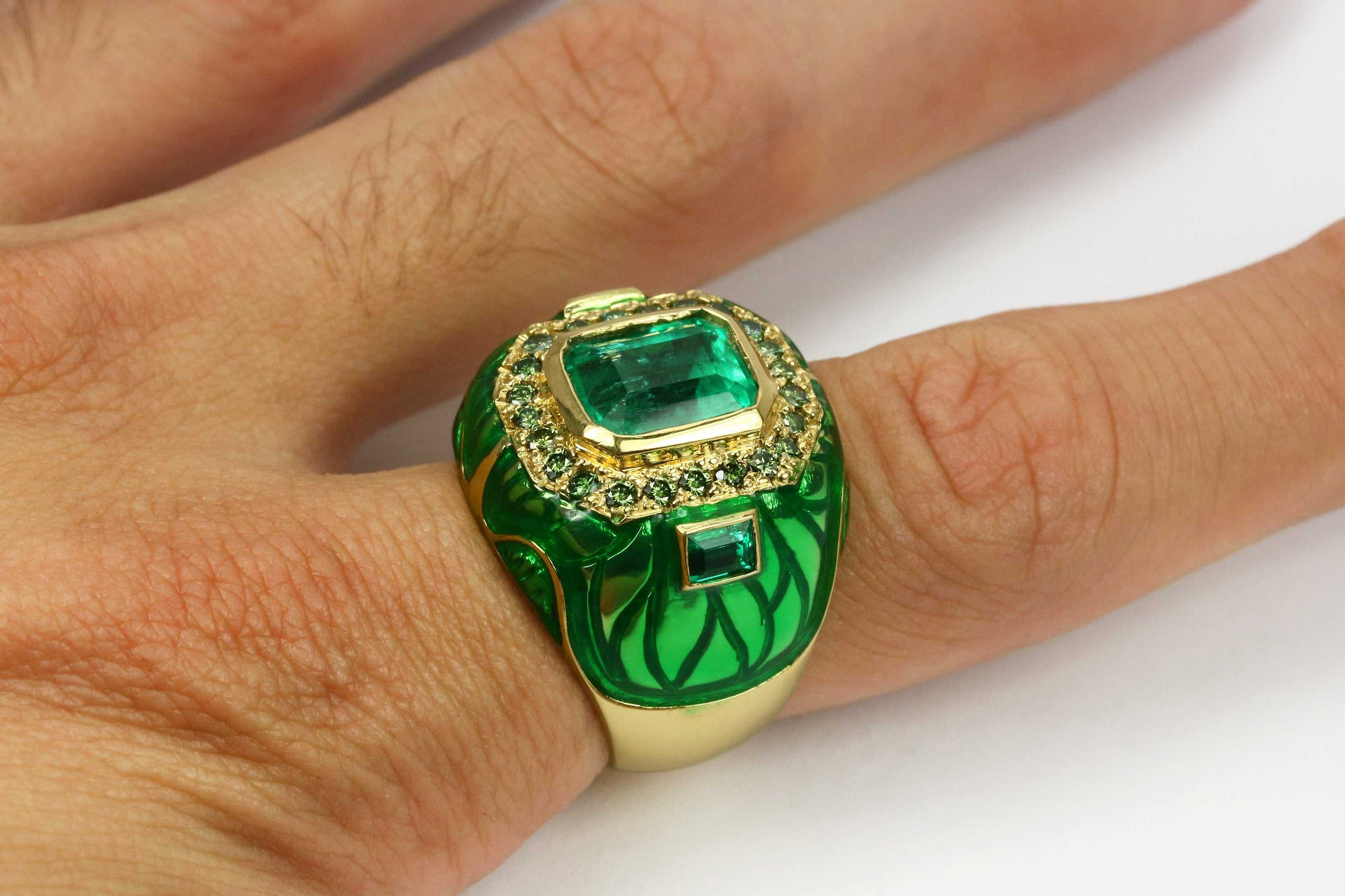 4.45 TCW Men's Colombian Emerald Diamond Enamel Ring in 18K Gold - Elegant Jewelry for Weddings, Anniversaries & Special Occasions