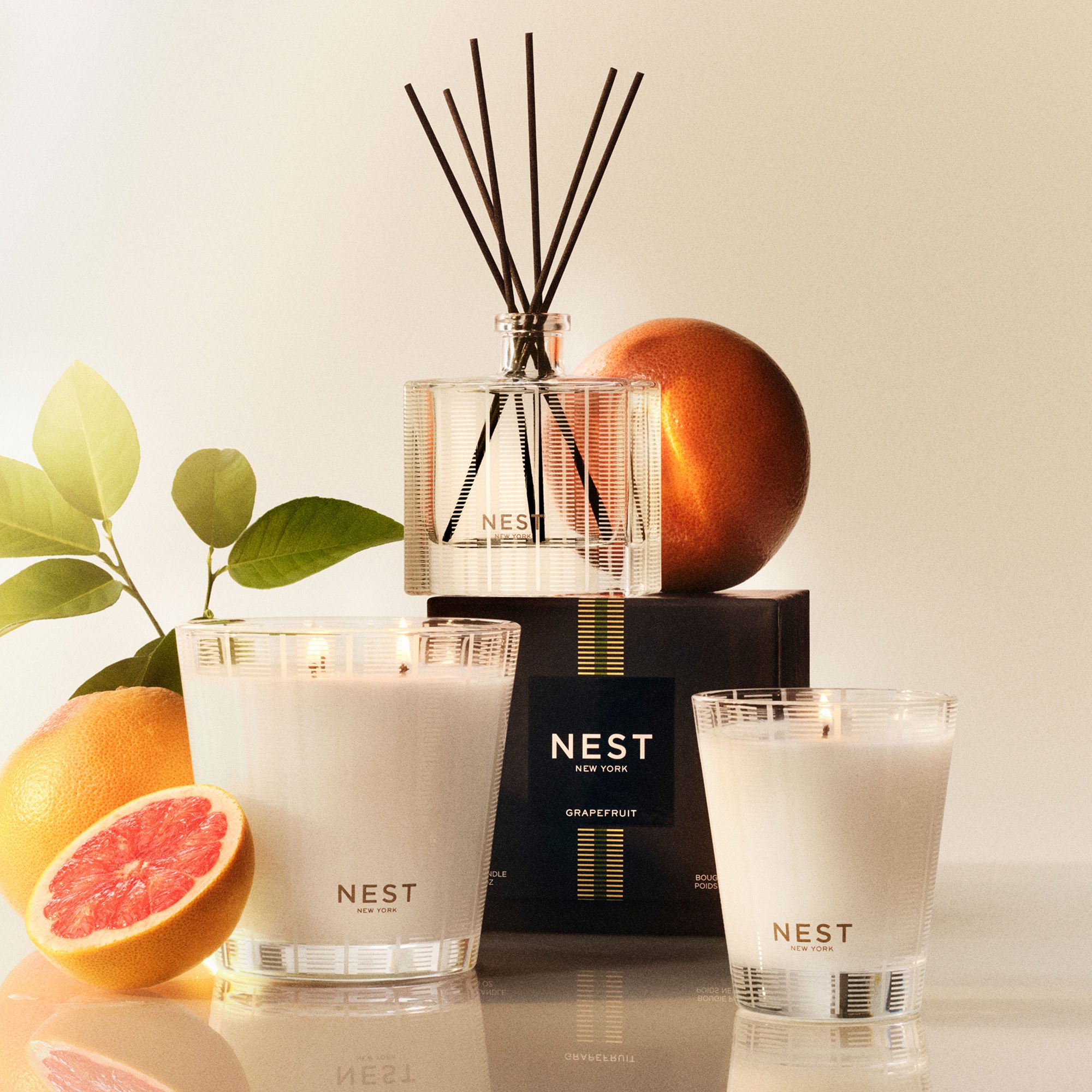 Refreshing Grapefruit Scented Soy Candle - Natural Aromatherapy for Home, Office & Relaxation - Perfect for Stress Relief & Mood Boosting