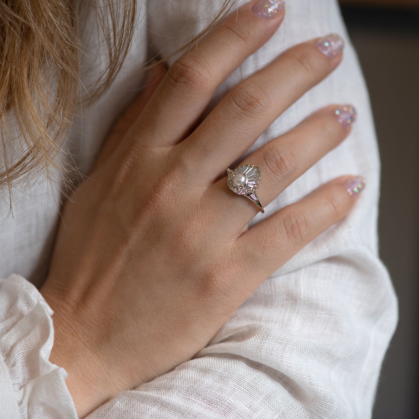 Exquisite Diamond and Pearl Engagement Ring | Elegant Baguette Diamond Shell Ring for Women | Perfect for Proposals, Anniversaries, and Special Occasions