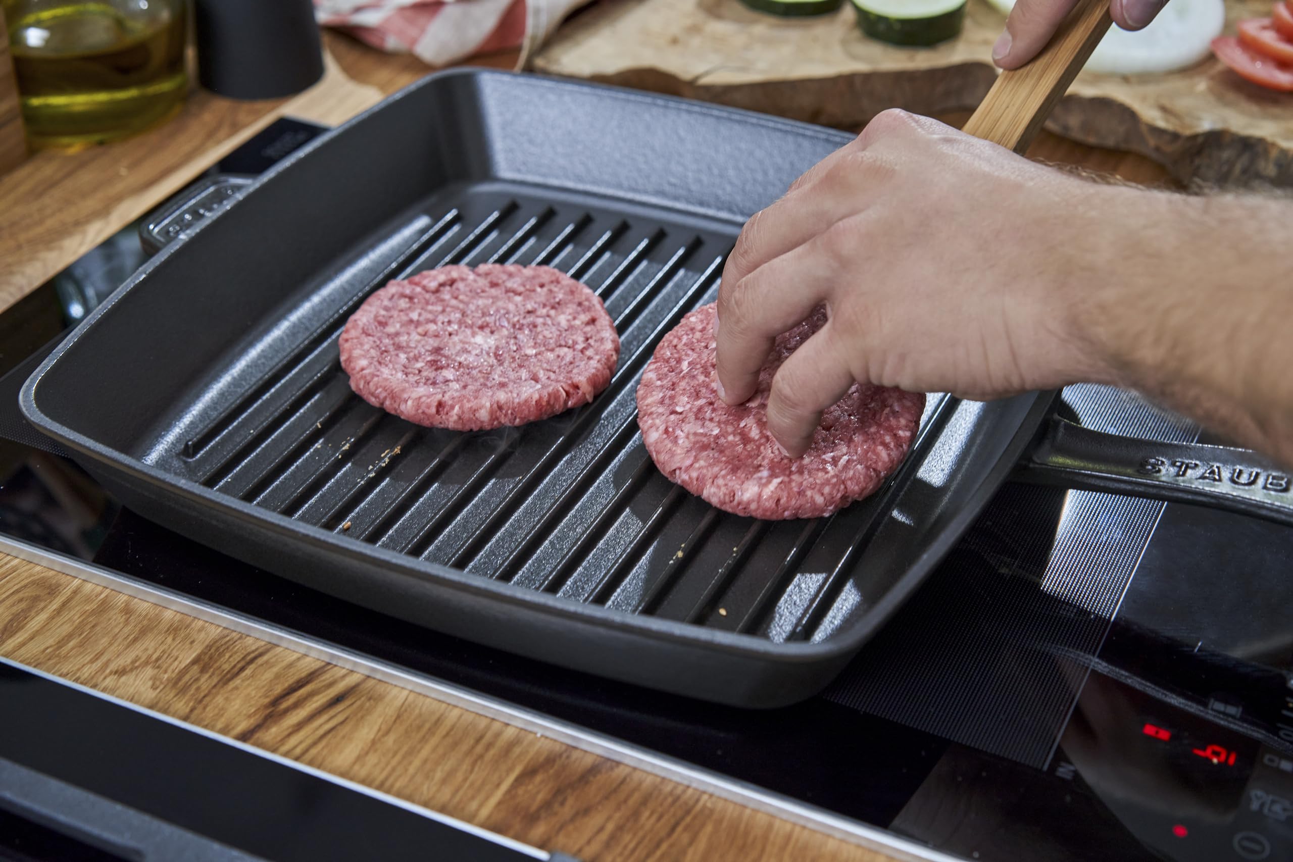 Staub 40501-107-0 Cast Iron Grill Pan - 12.5 Inch American Steak Pan for Perfect Searing, Grilling & Roasting - Heavy Duty Bistecchiera (12.5