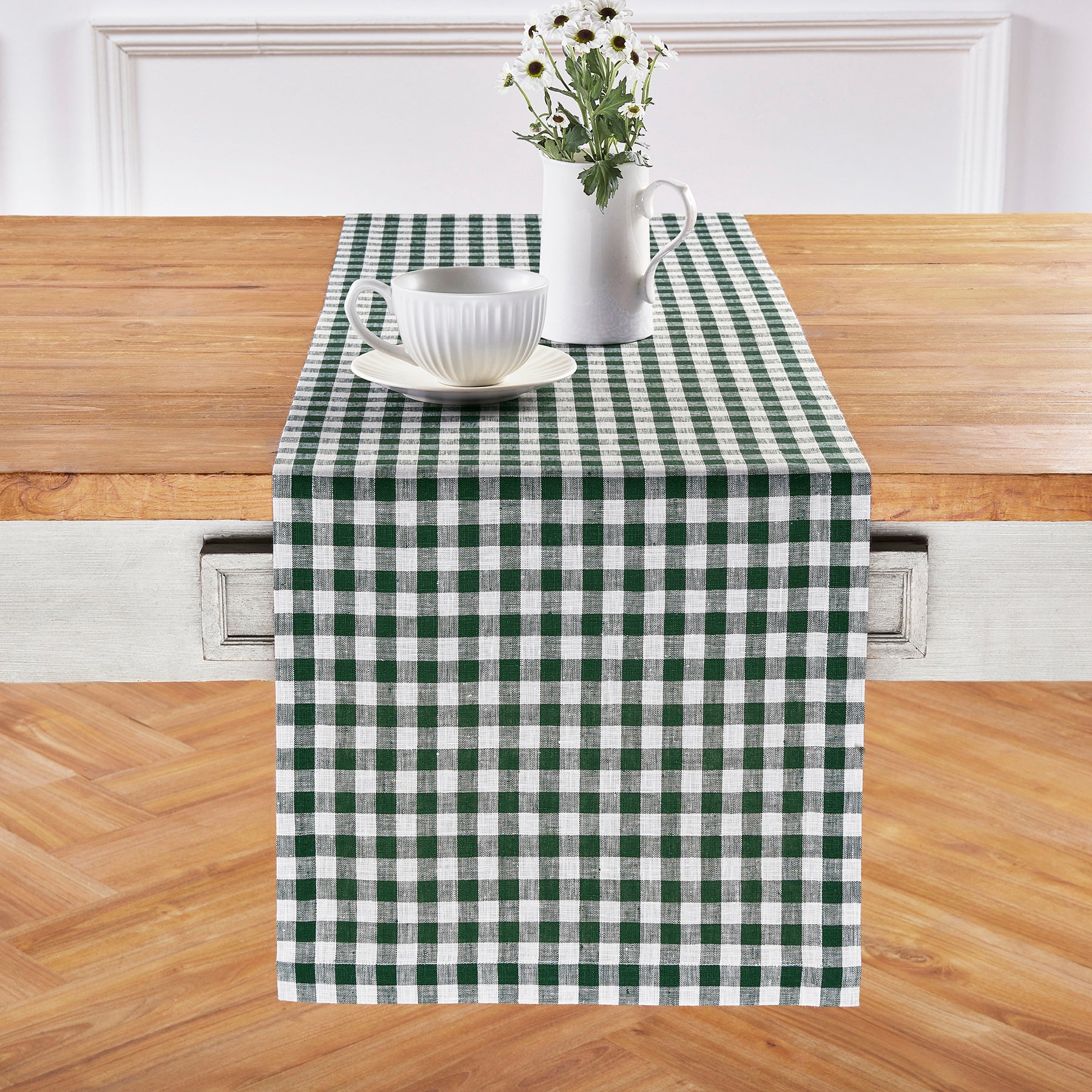 Stylish Gingham Table Runner for Dining & Kitchen Decor - Perfect for Parties, Weddings & Home Styling