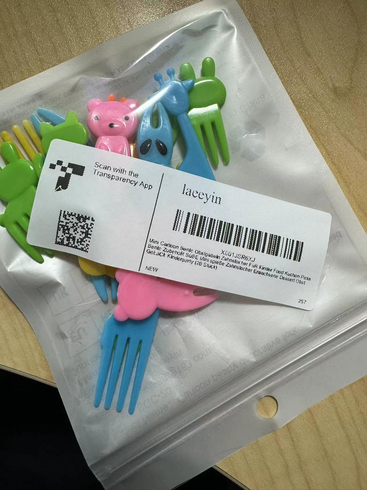 Mini Cartoon Bento Fruit Forks - 20 Pack Cute Food Picks for Kids & Adults - Perfect for Cake, Dessert, Fruit Skewers, Party Snacks & Bento Box Accessories - Fun & Safe for Children's Lunch, Picnics & Birthday Celebrations